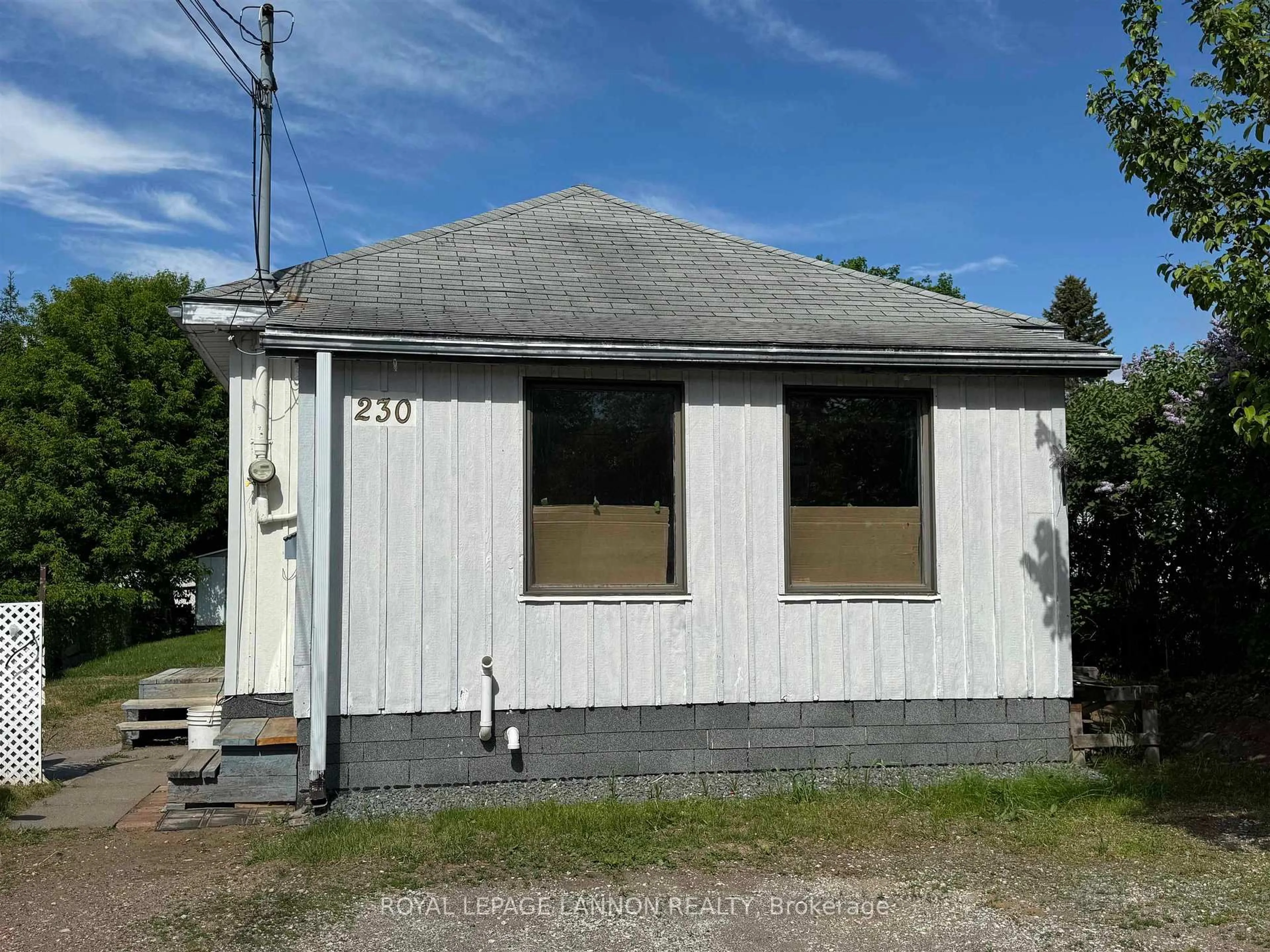 Shed for 230 Brent St., Thunder Bay Ontario P7A 5T8