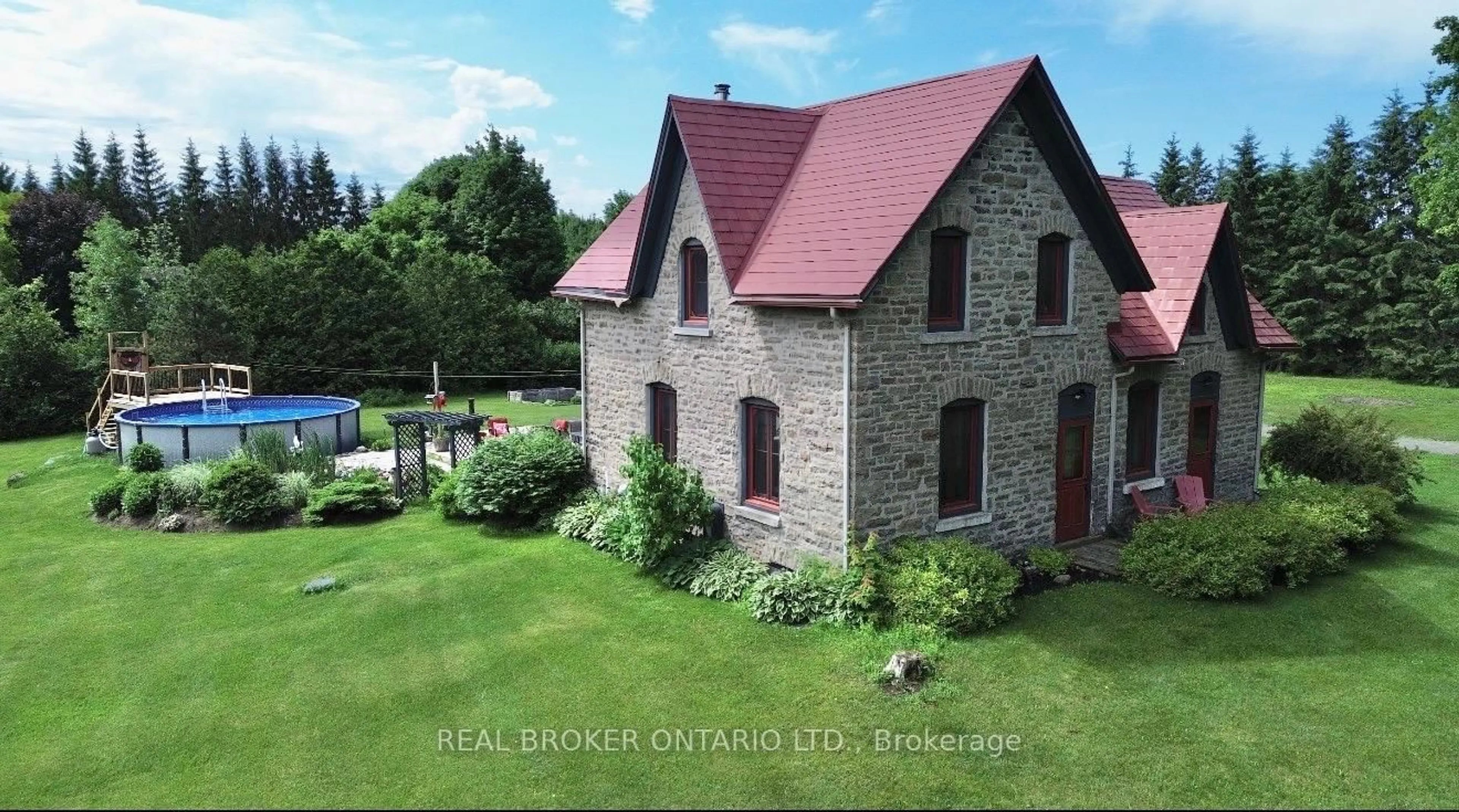 A pic from outside/outdoor area/front of a property/back of a property/a pic from drone, building for 2090 Beach Rd, North Grenville Ontario K0G 1S0