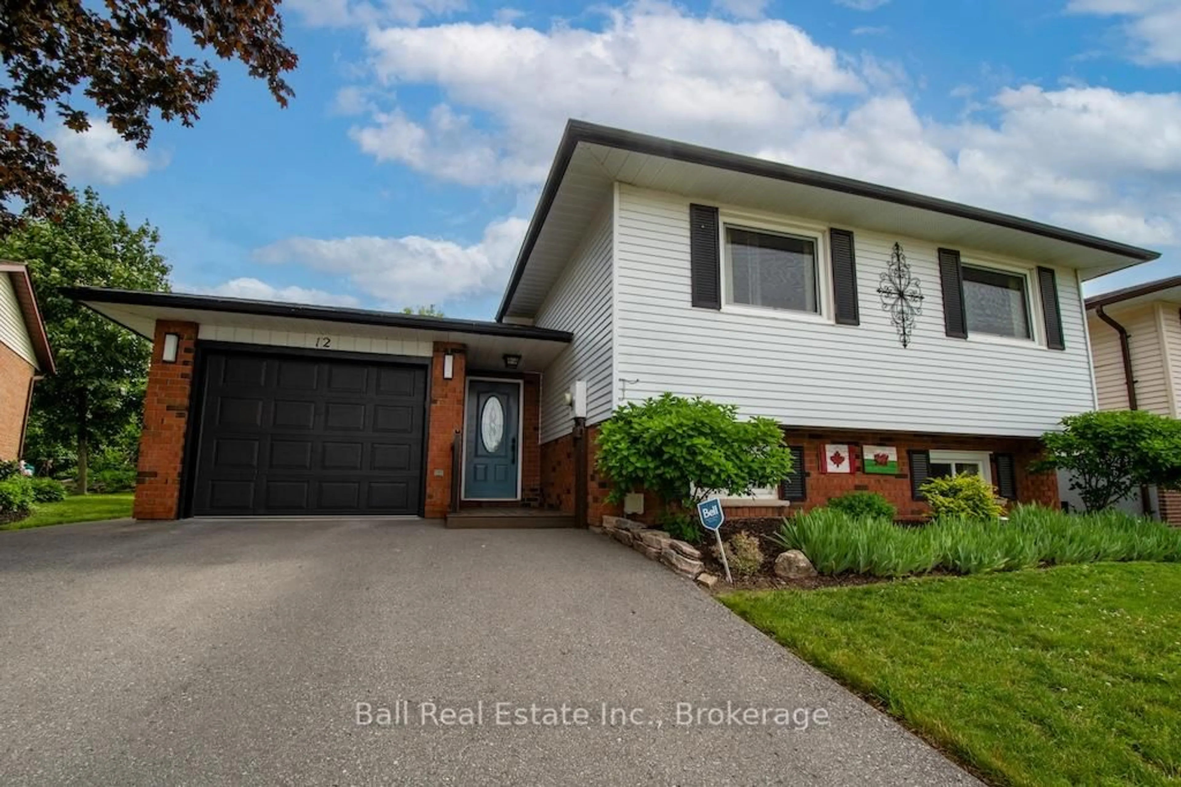 Unknown for 12 Lakefield Crt, Selwyn Ontario K0L 2H0