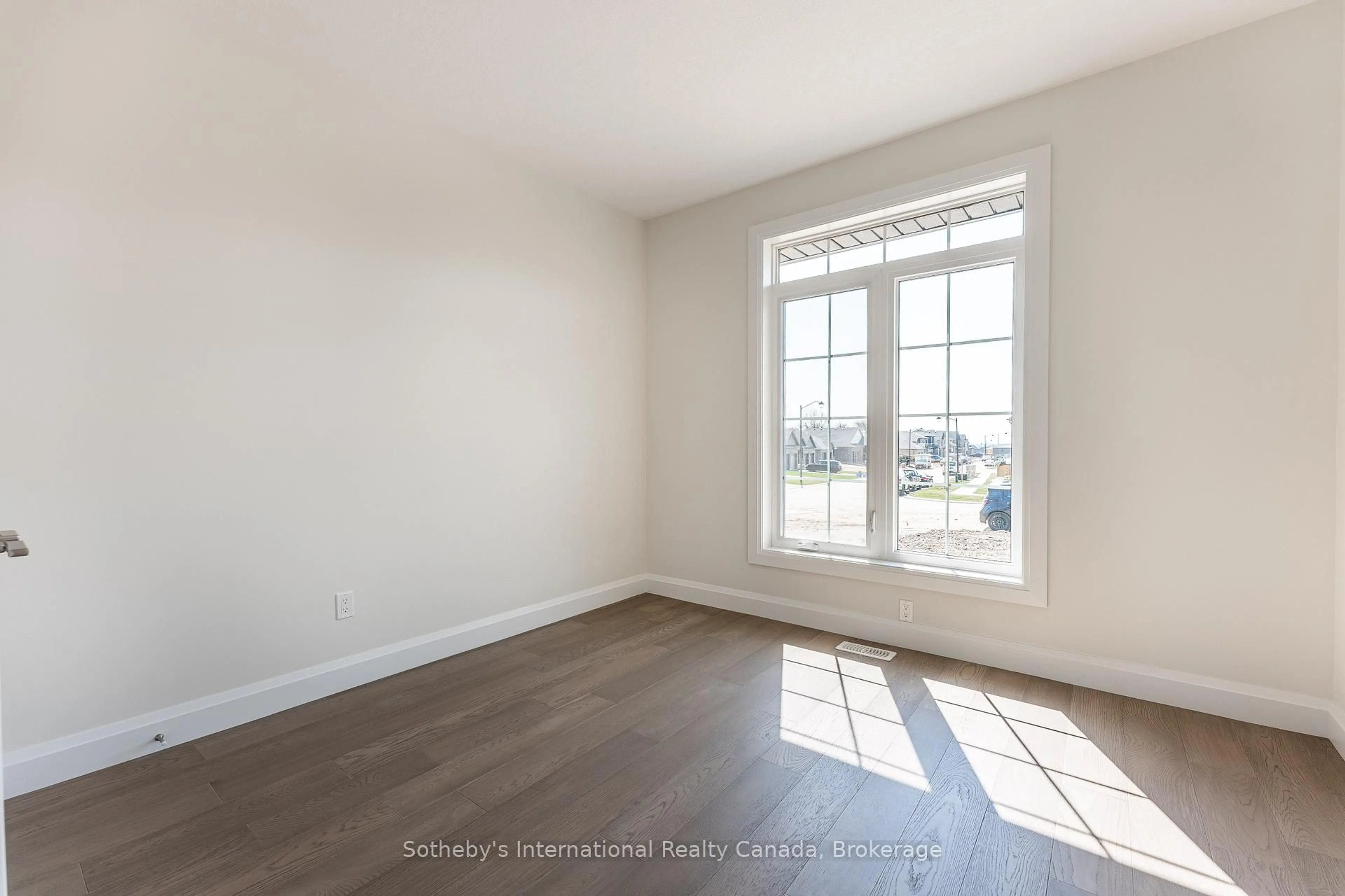 A pic of a room for 81 Cedar St, Brant Ontario N3L 4G1