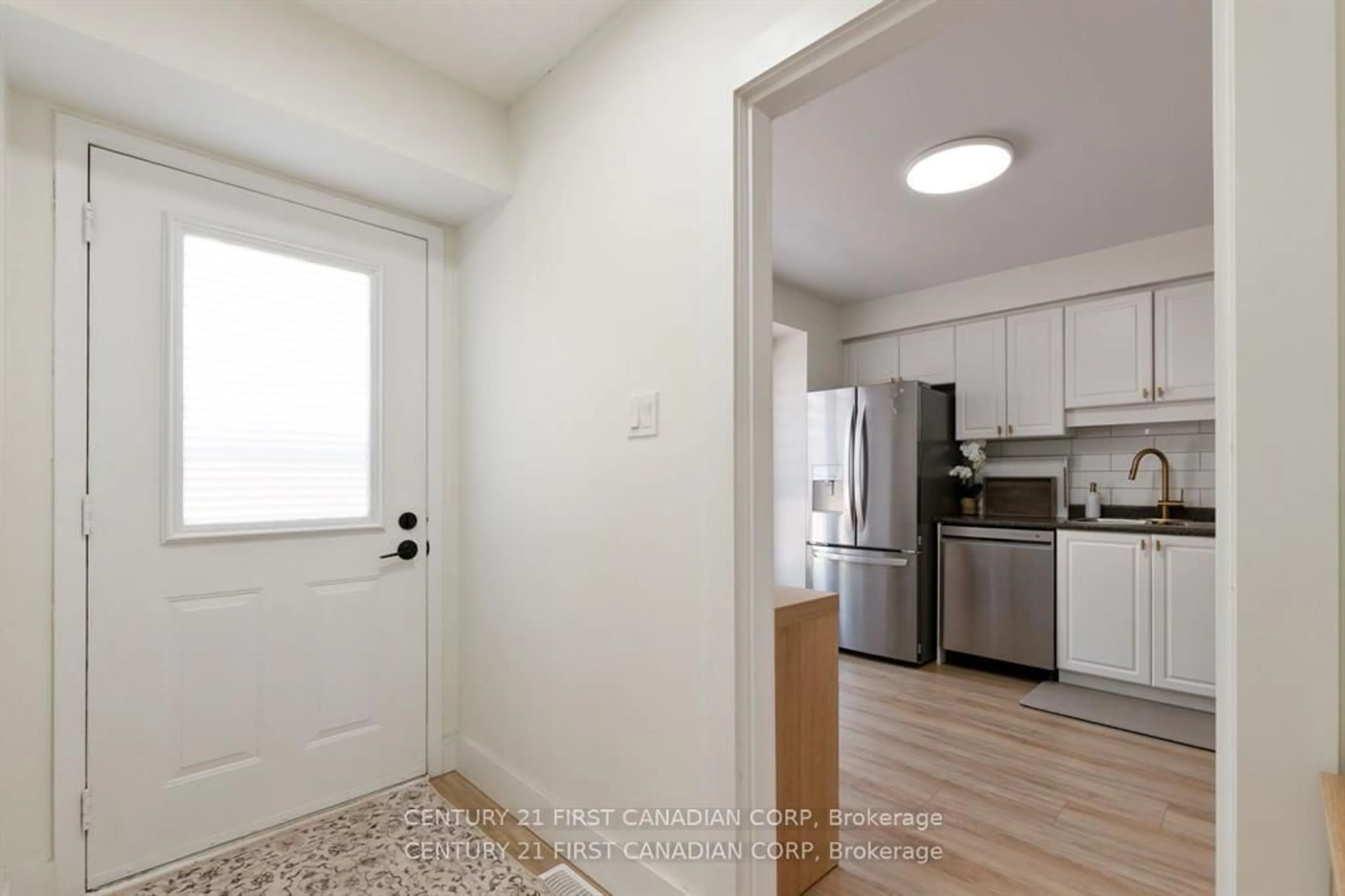 Indoor entryway for 35 Waterman Ave #60, London South Ontario N6C 5T8