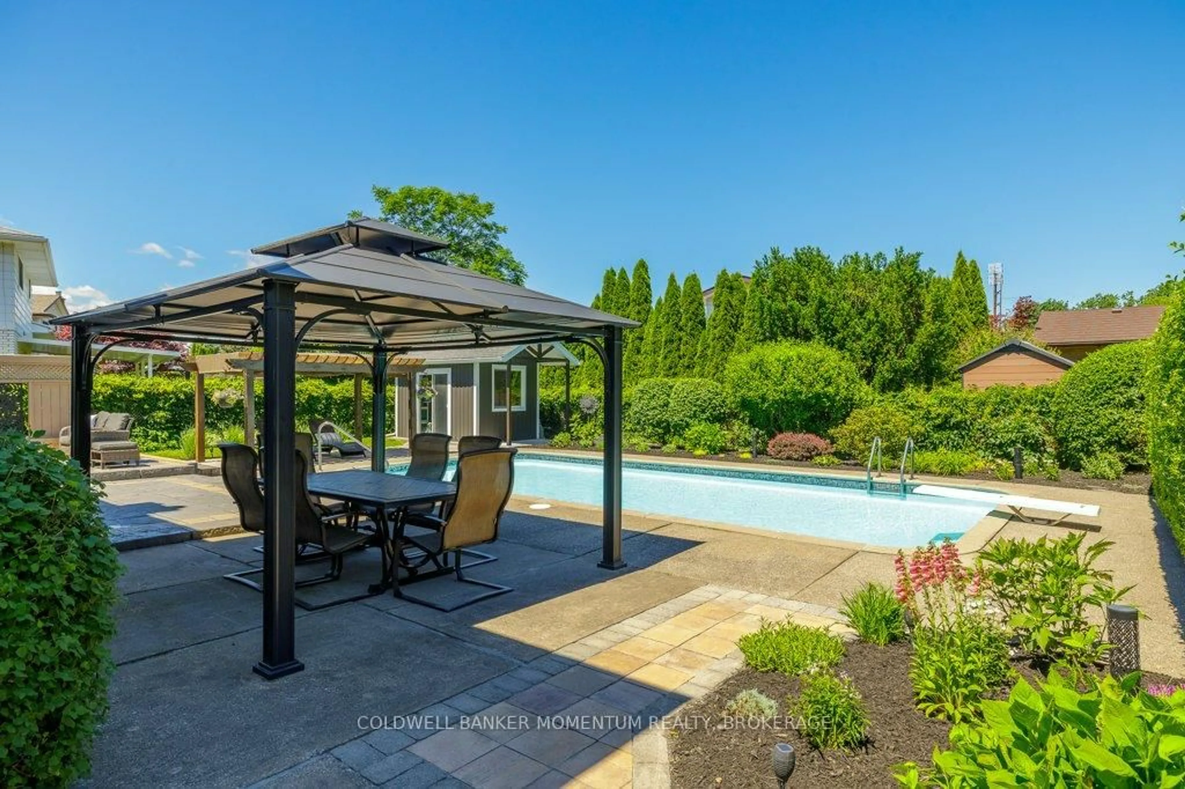 Patio, water/lake/river/ocean view for 11 Kenmore Cres, St. Catharines Ontario L2N 4S4