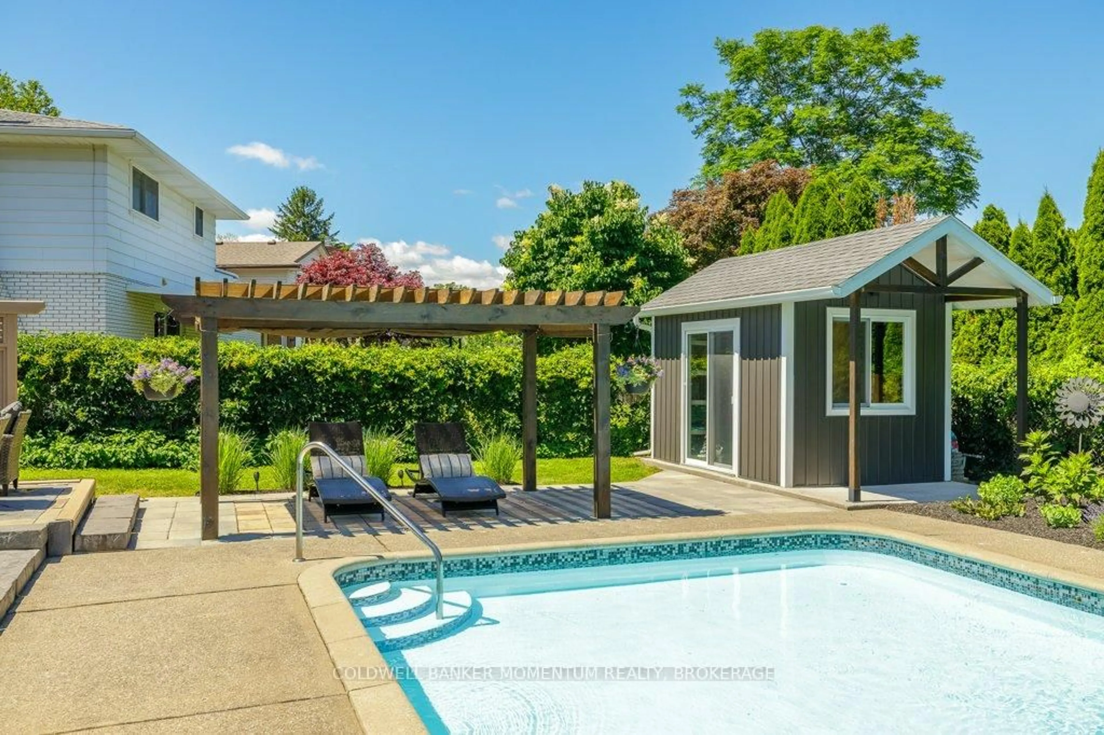 Pool for 11 Kenmore Cres, St. Catharines Ontario L2N 4S4
