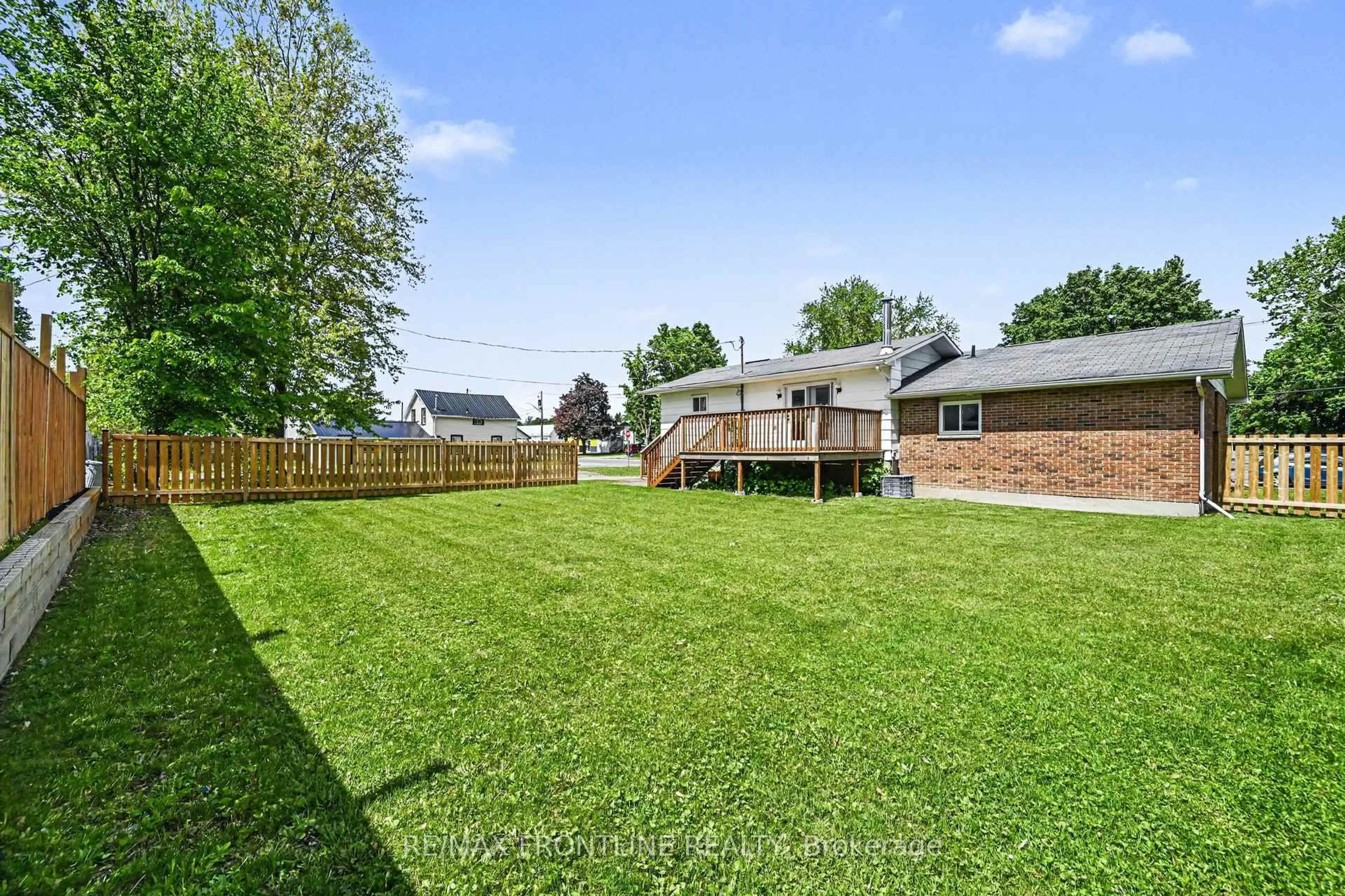 A pic from outside/outdoor area/front of a property/back of a property/a pic from drone, unknown for 68 Drummond St, Perth Ontario K7H 2K4