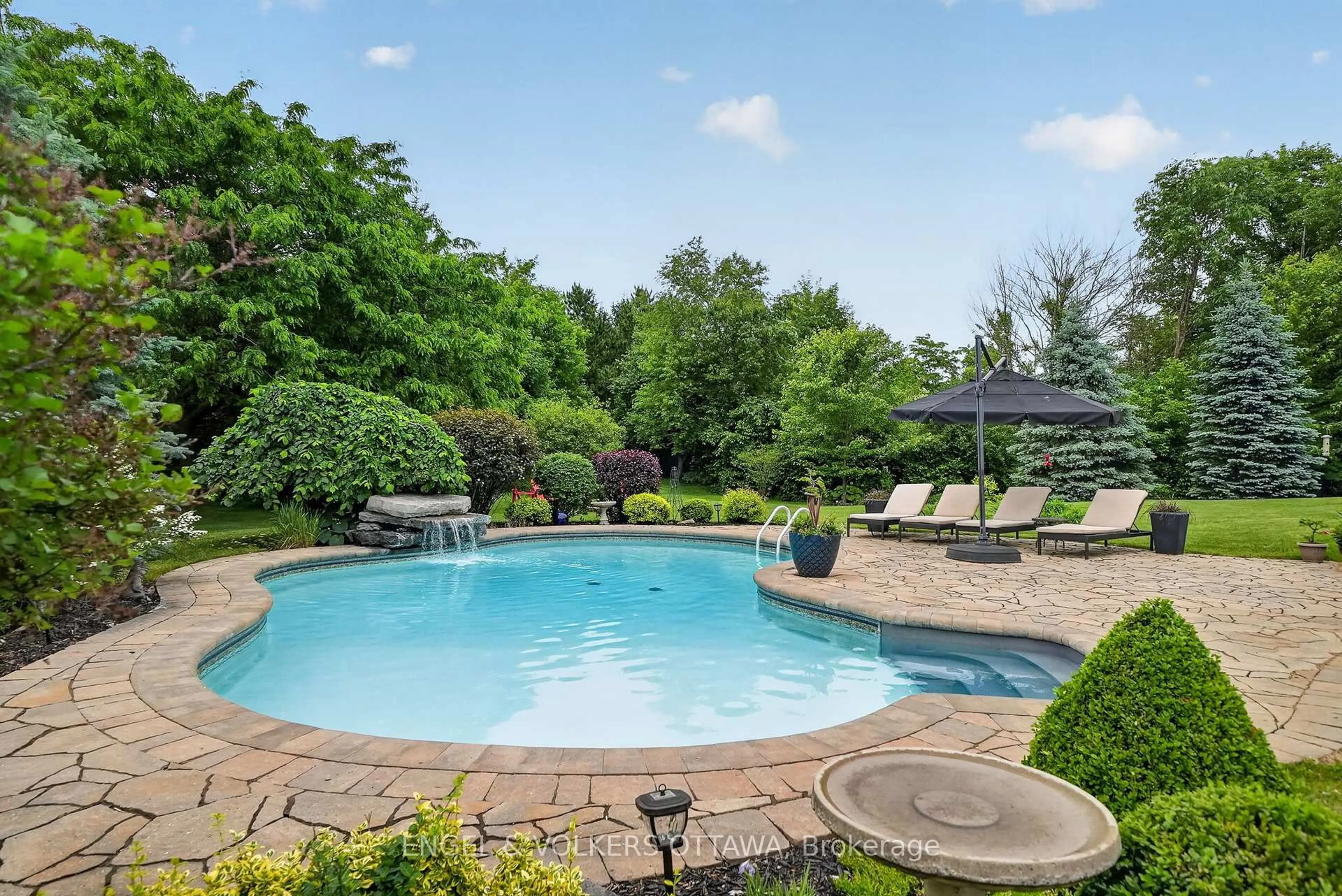 Pool for 1599 Landel Dr, Kanata Ontario K2W 1C6