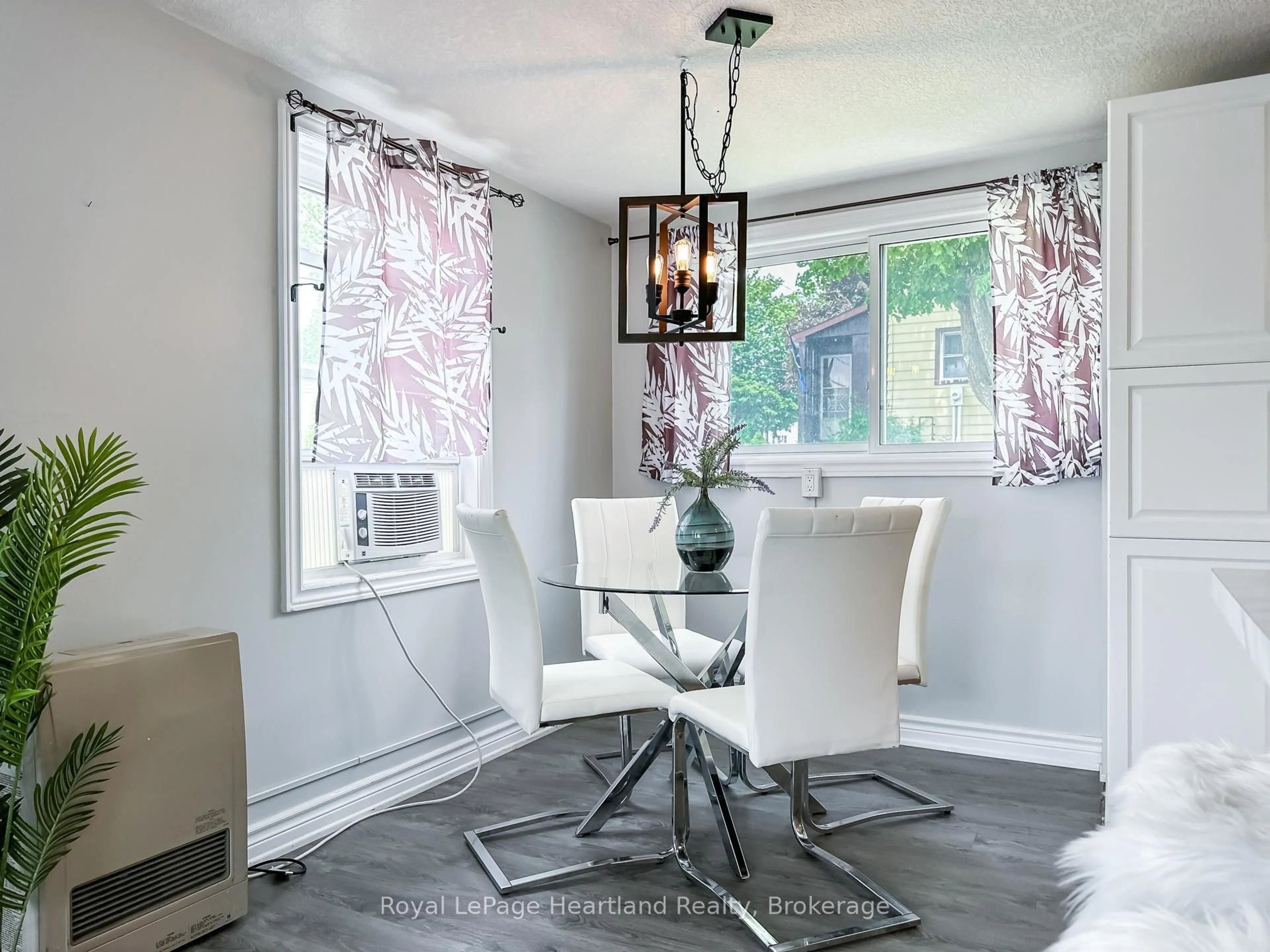 Dining room, unknown for 576 Queen St, North Huron Ontario N0M 1H0