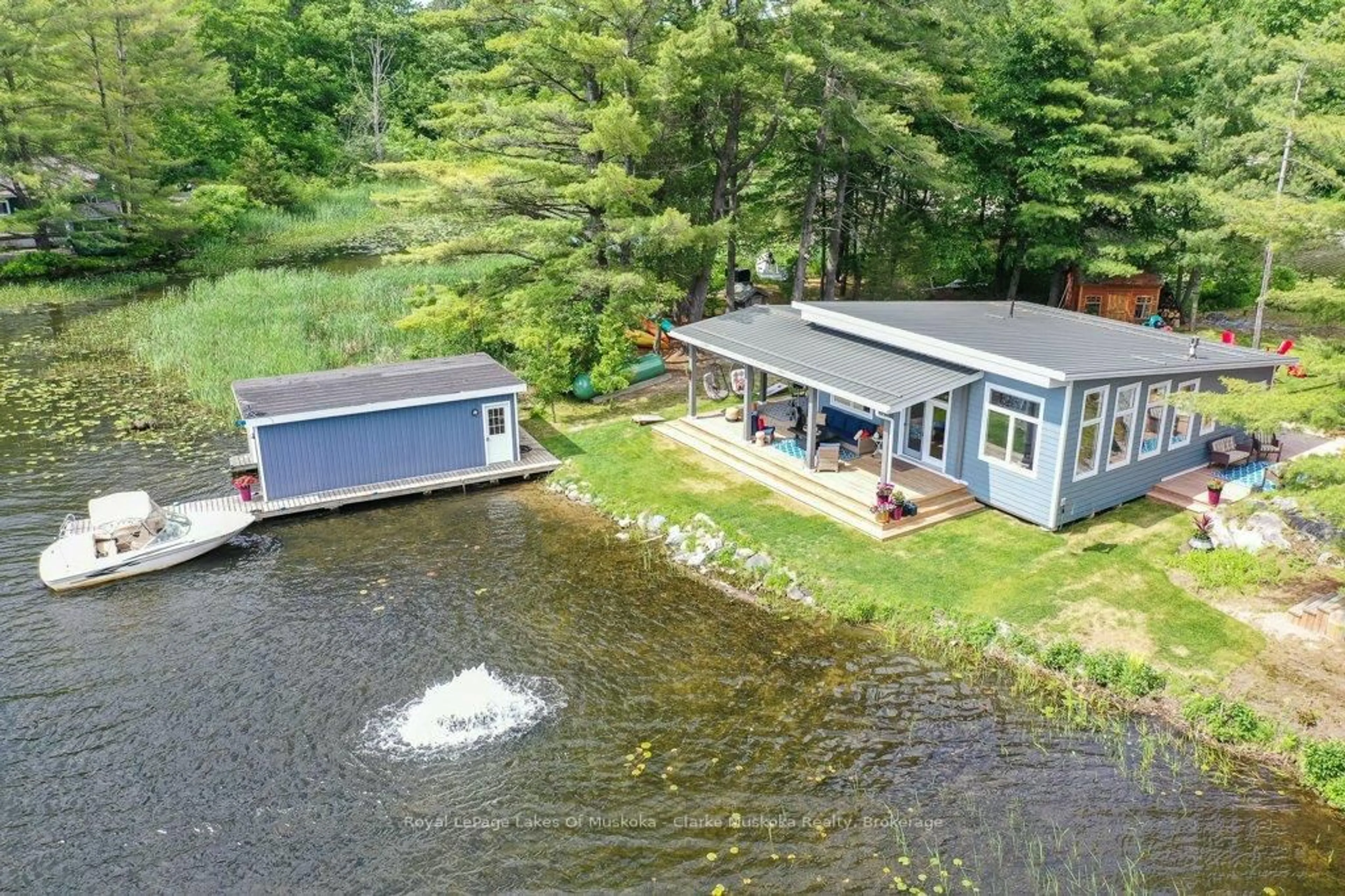 A pic from outside/outdoor area/front of a property/back of a property/a pic from drone, water/lake/river/ocean view for 2 Island 60, Georgian Bay Ontario L0K 1S0
