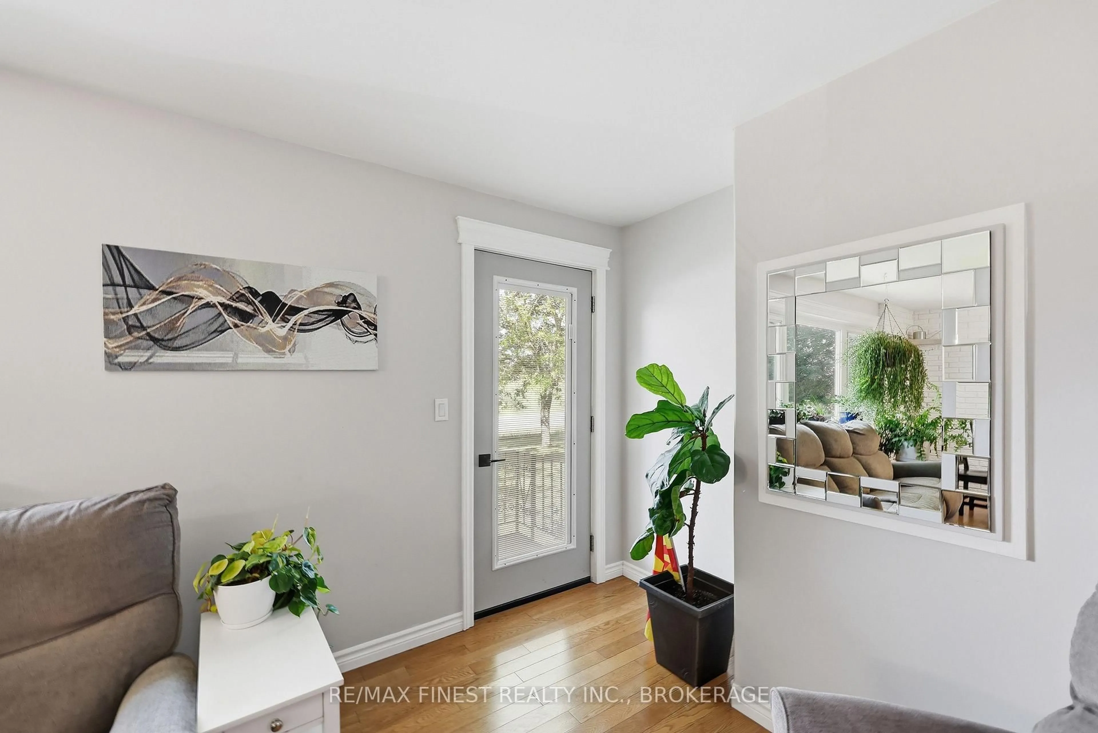 Indoor entryway for 3700 Yarker Rd, Harrowsmith Ontario K0H 1V0
