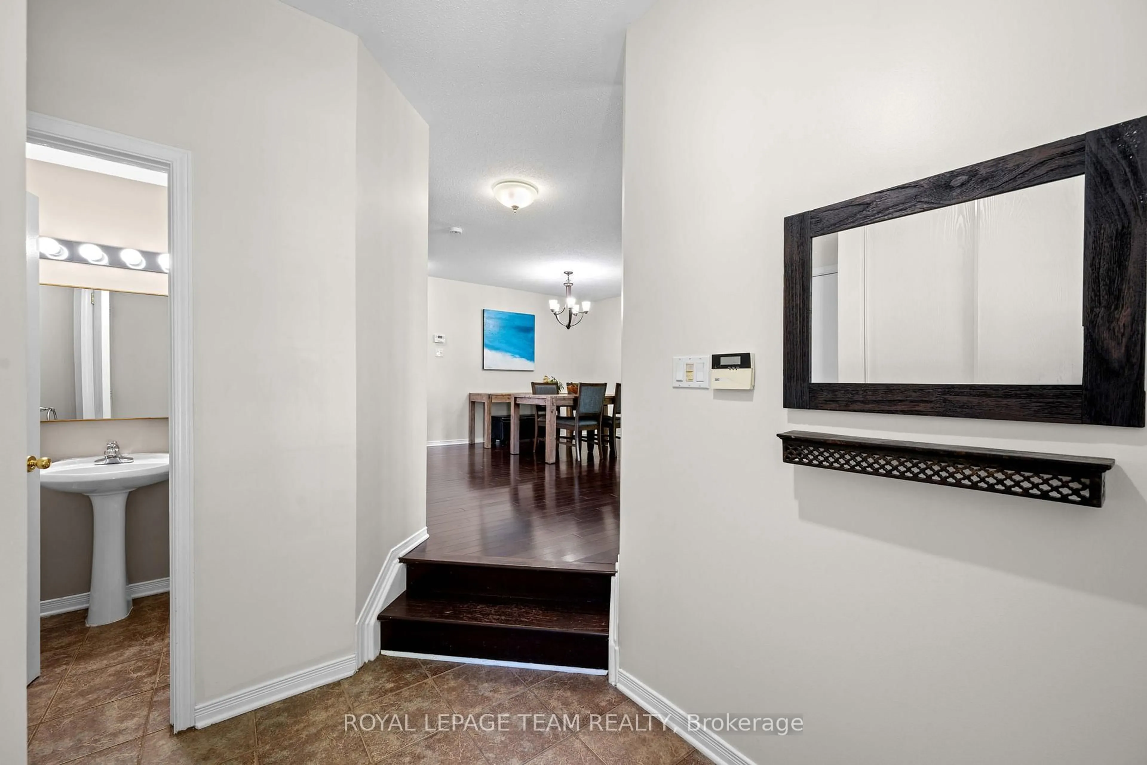 Indoor entryway for 73 Deerfox Dr, Ottawa Ontario K2J 4V1