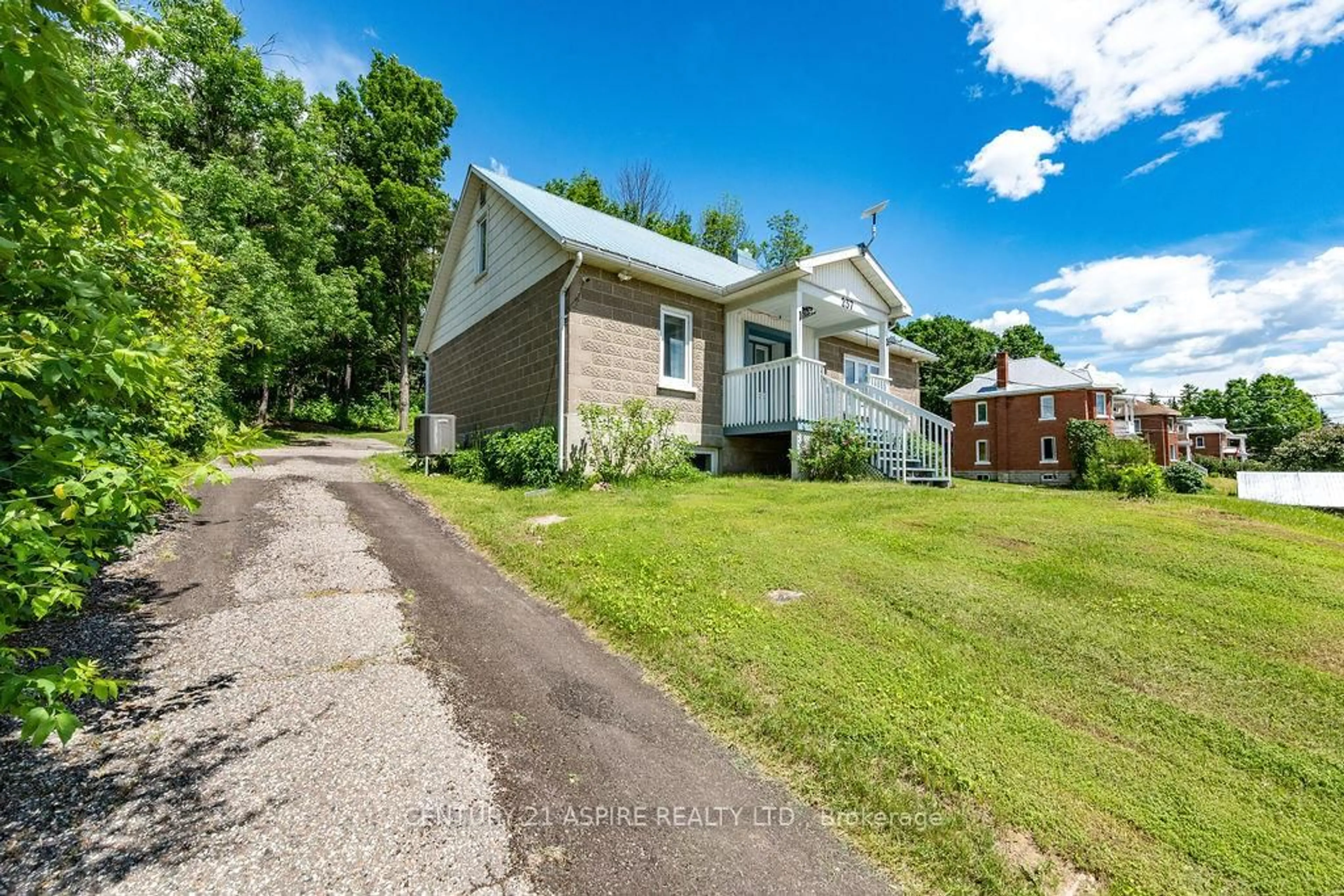 A pic from outside/outdoor area/front of a property/back of a property/a pic from drone, street for 237 Bonnechere St, Eganville Ontario K0J 1T0