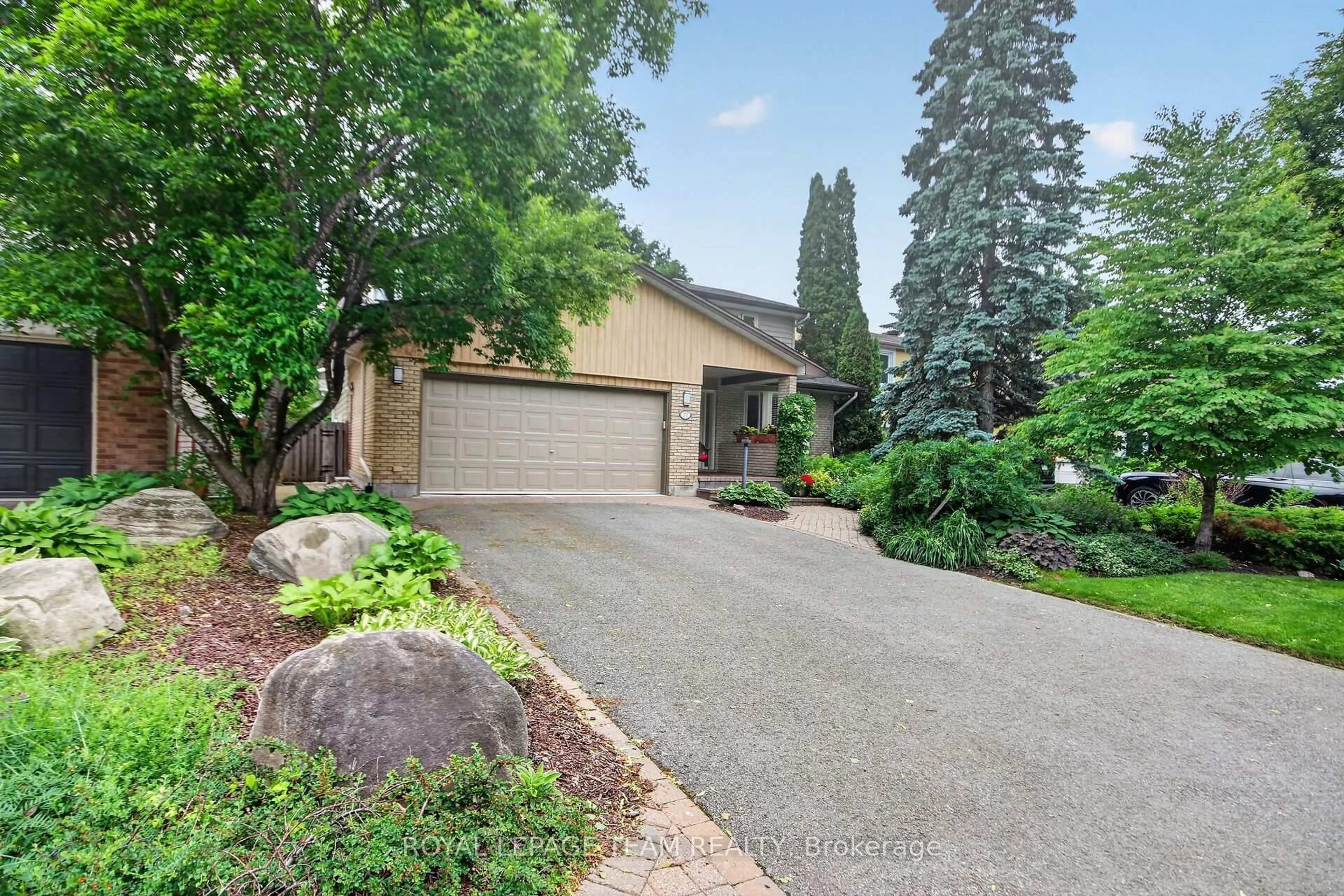 Unknown for 22 Lynhurst Ave, Ottawa Ontario K1V 9W7