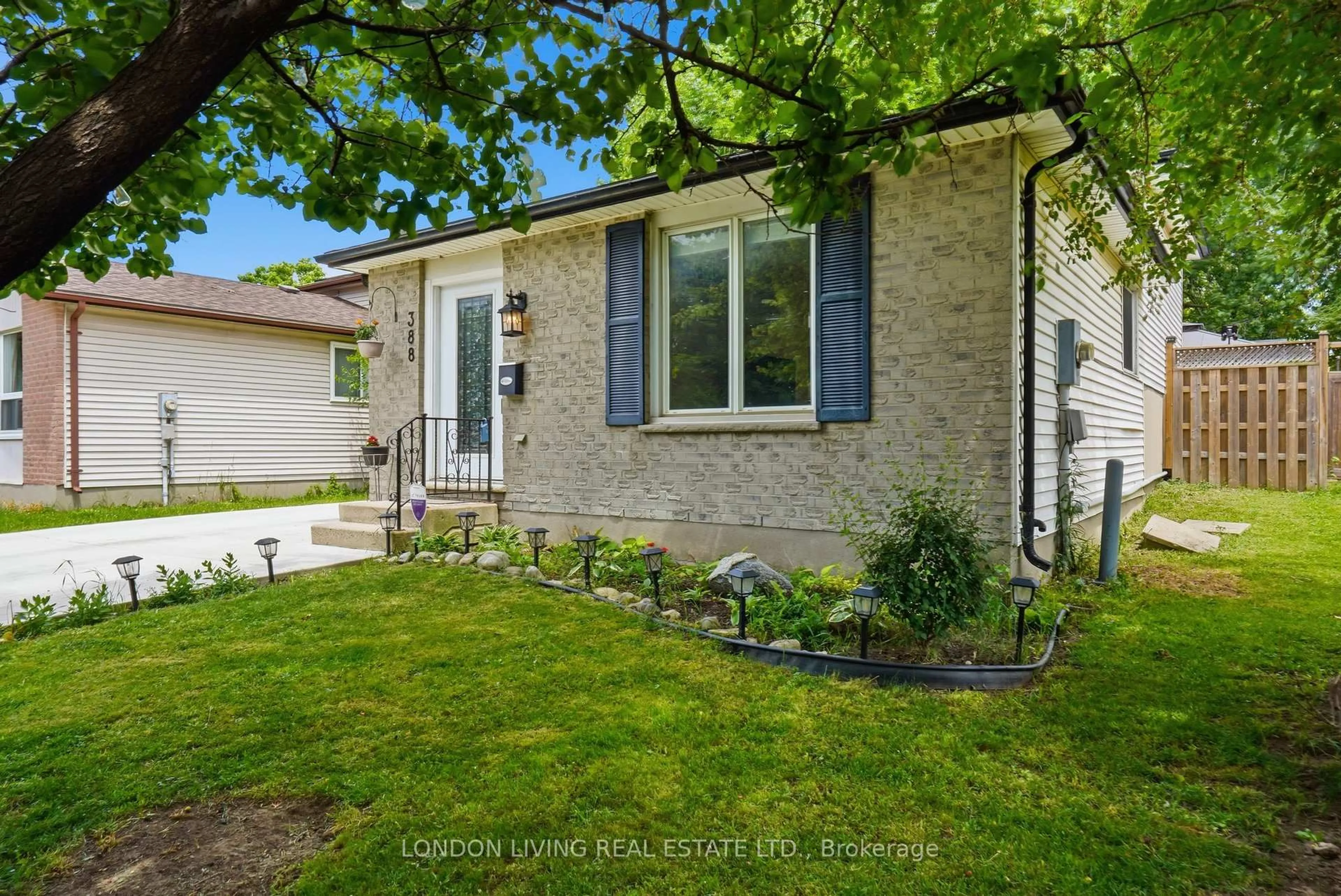 Unknown for 388 Deveron Cres, London South Ontario N5Z 4S3