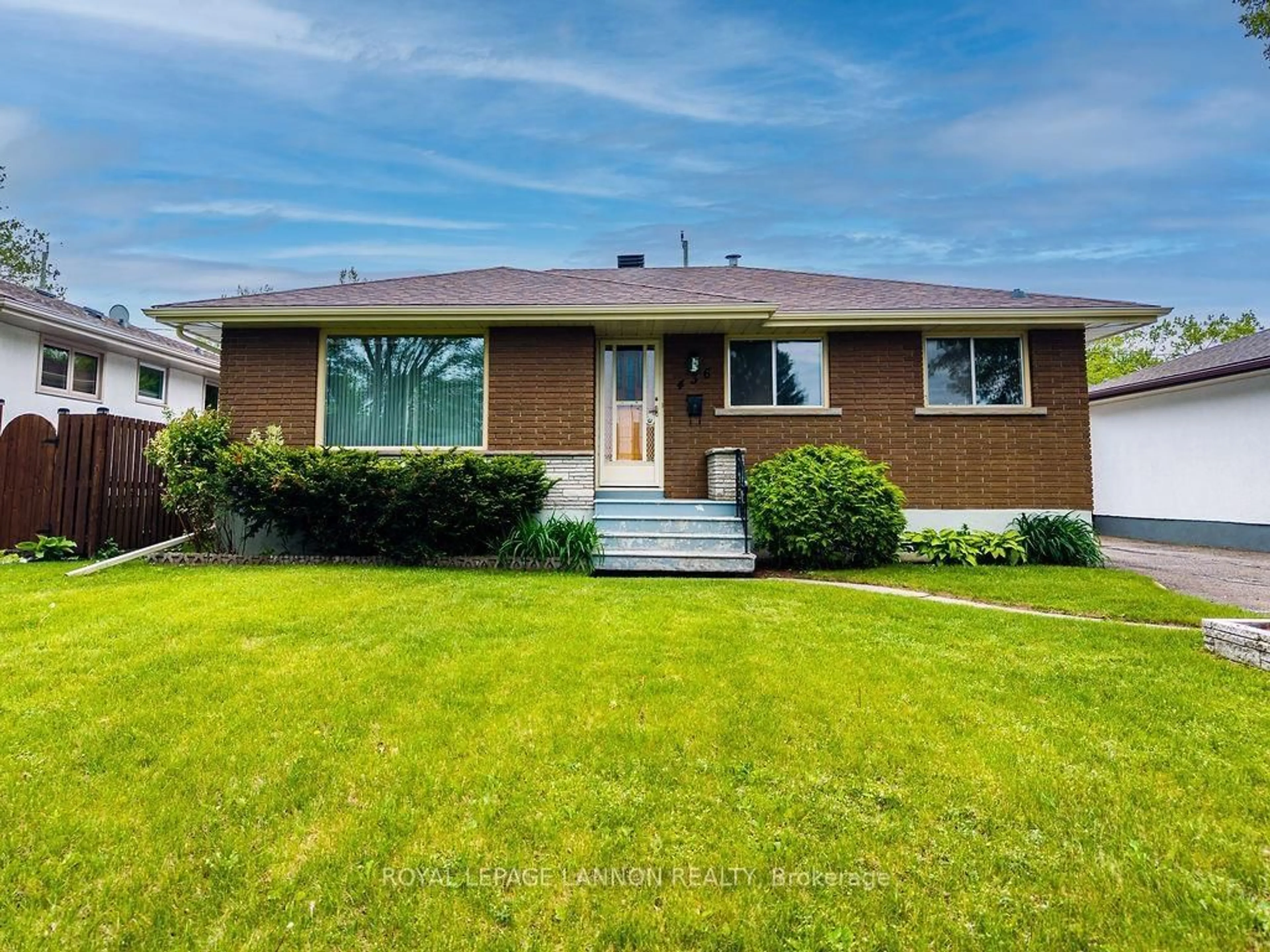Home with vinyl exterior material, street for 436 Amethyst Cres, Thunder Bay Ontario P7C 1T4