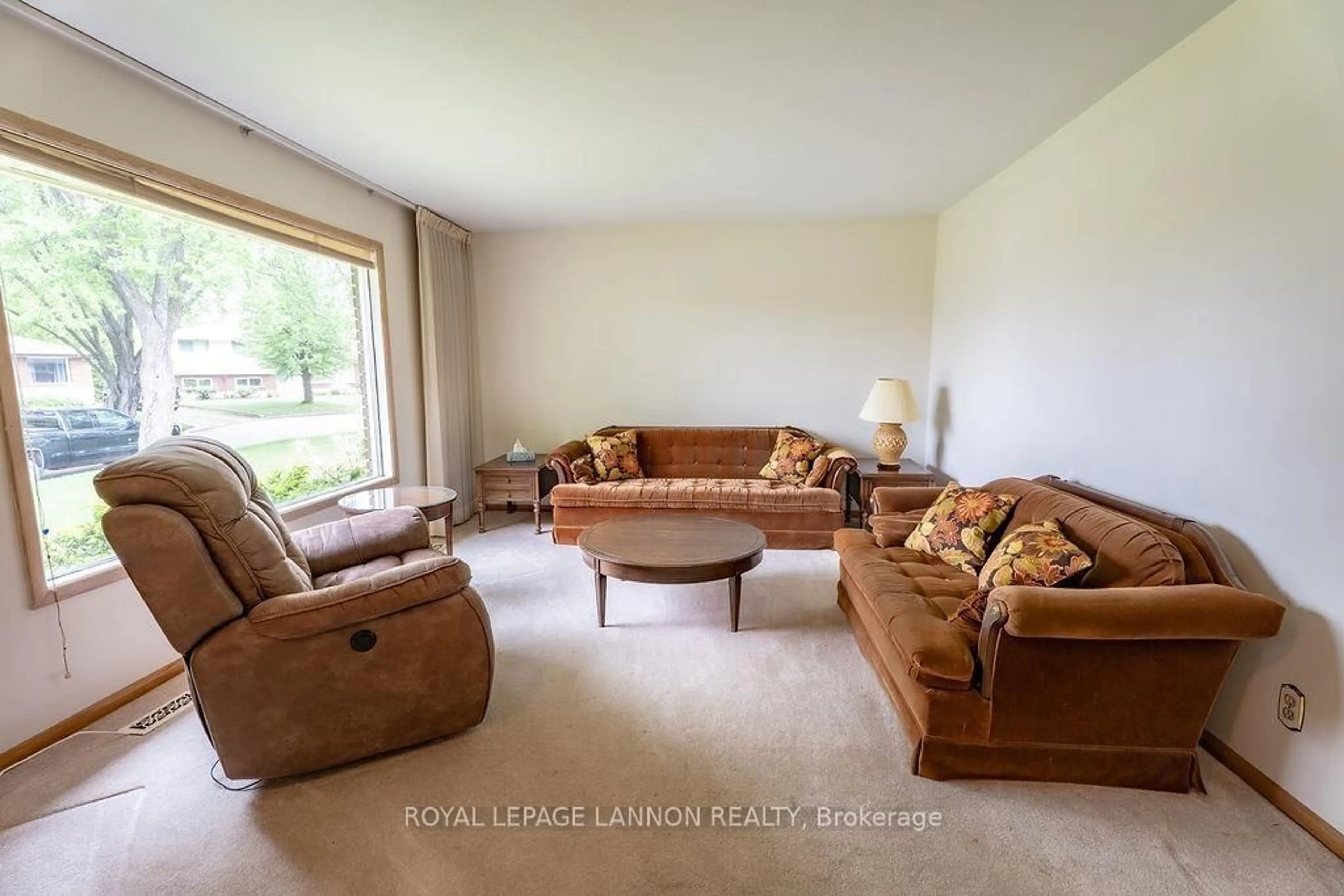 Living room with furniture, unknown for 436 Amethyst Cres, Thunder Bay Ontario P7C 1T4
