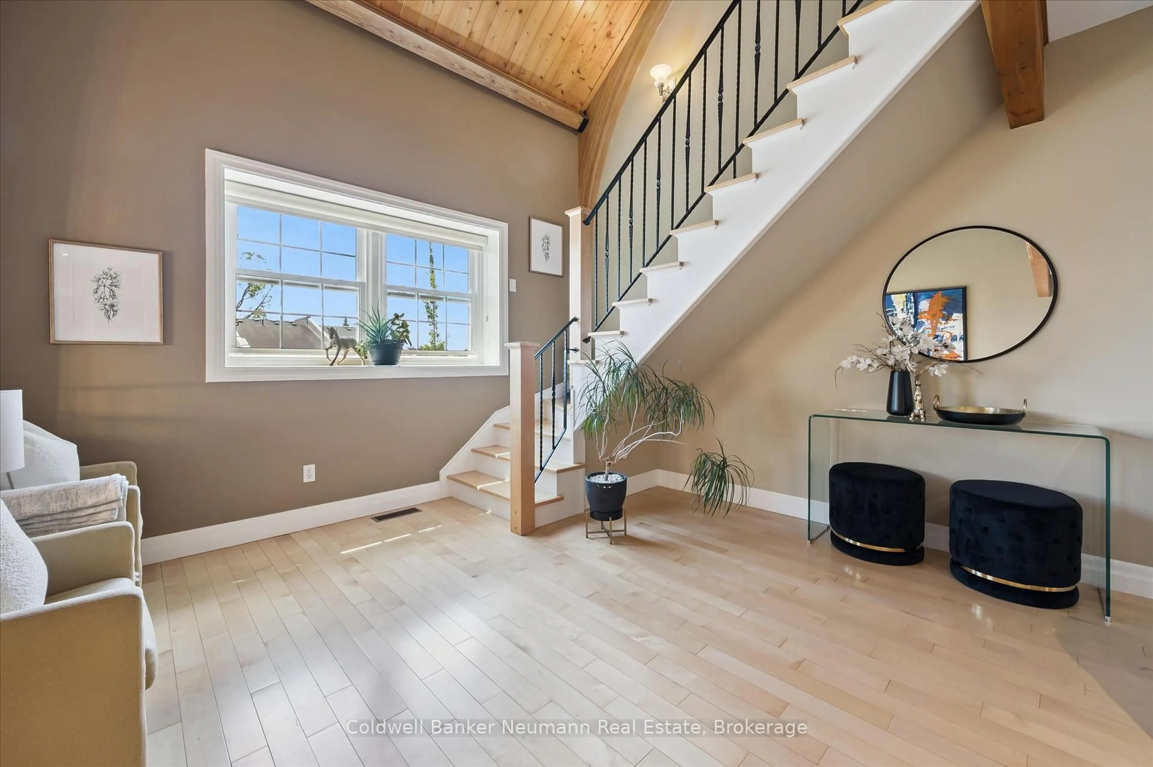 Indoor entryway for 12 Glasgow St #4, Guelph Ontario N1H 4T5