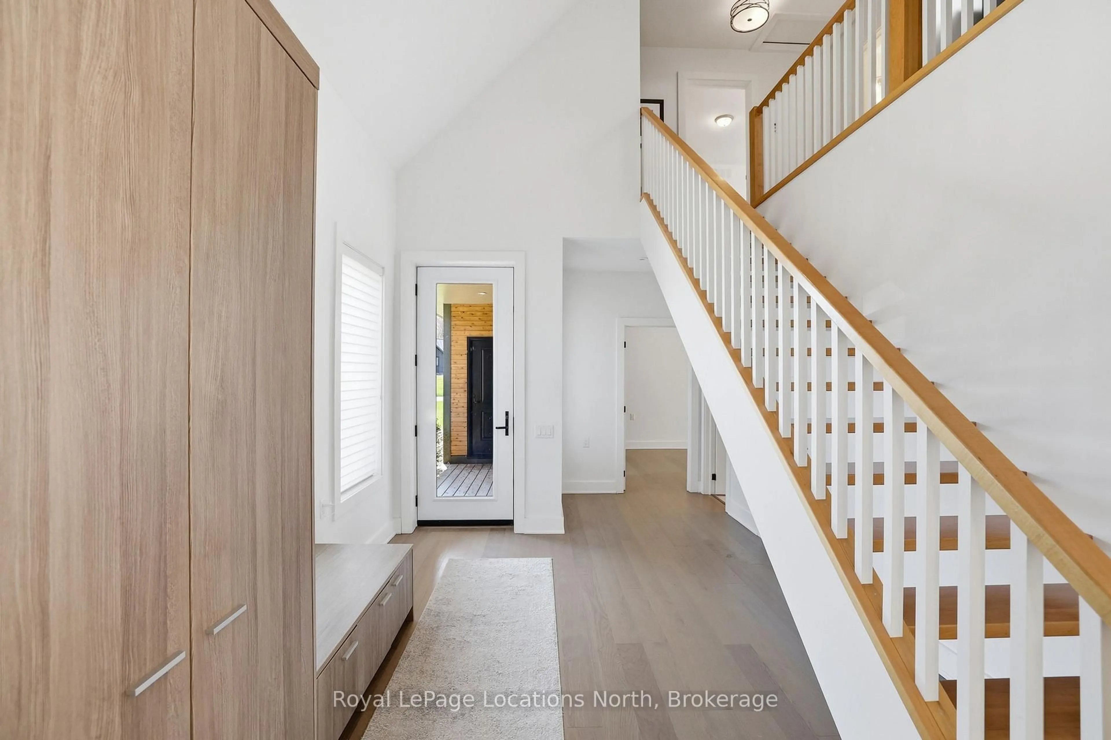 Indoor entryway for 66 Gordon Cres, Meaford Ontario N4L 1C7