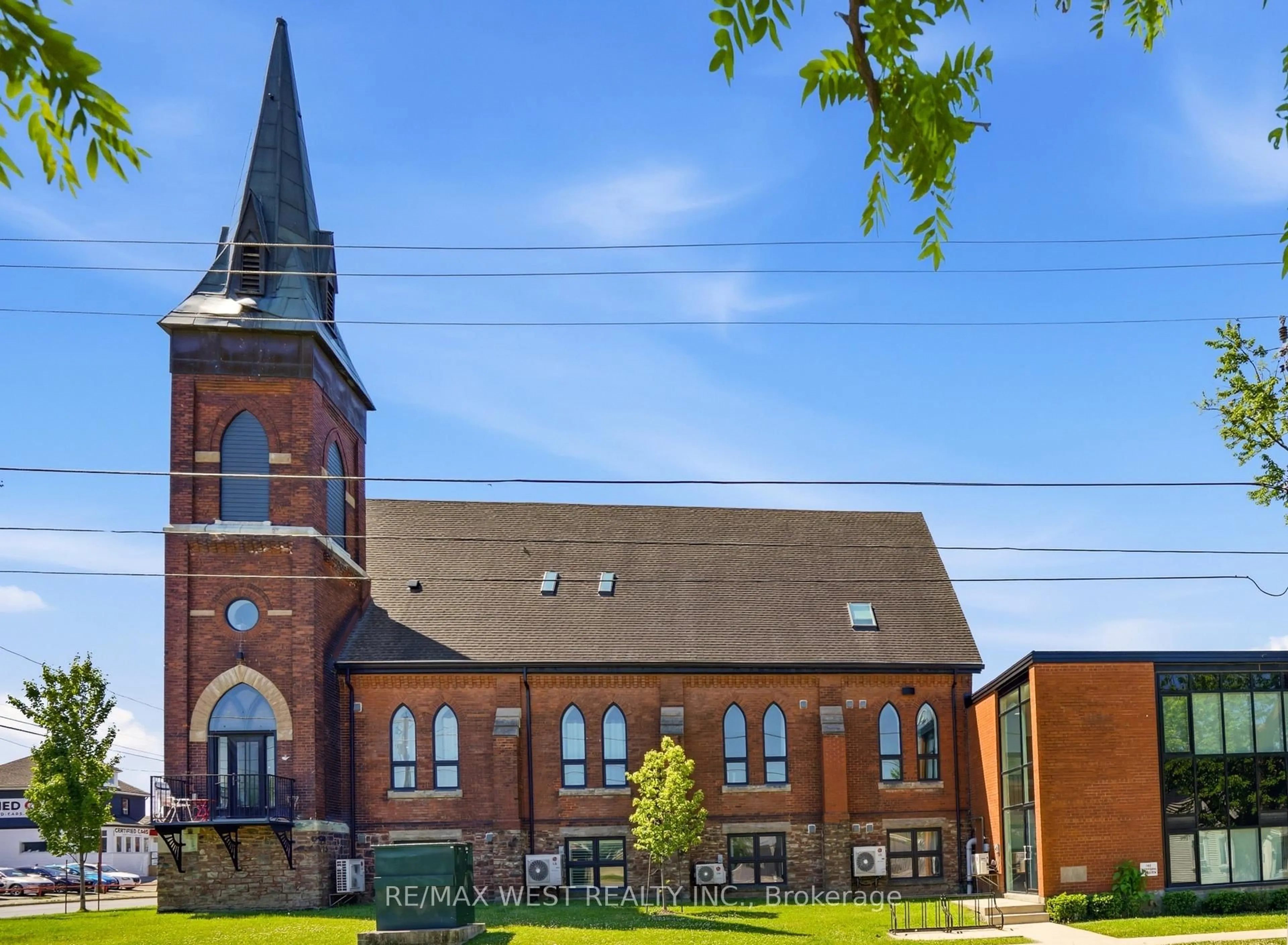 Unknown for 405 Merritt St #2, St. Catharines Ontario L2P 1P5