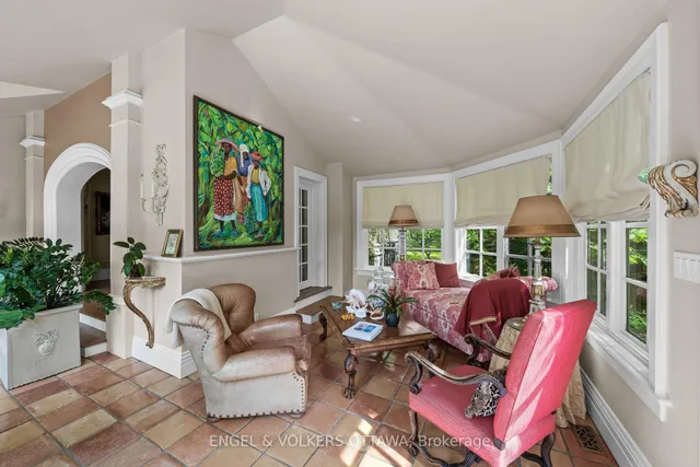 218 Coltrin Rd, Ottawa 5
