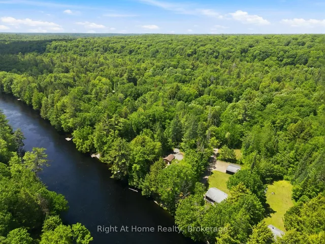 1074 Holiday Park Dr, Bracebridge 2
