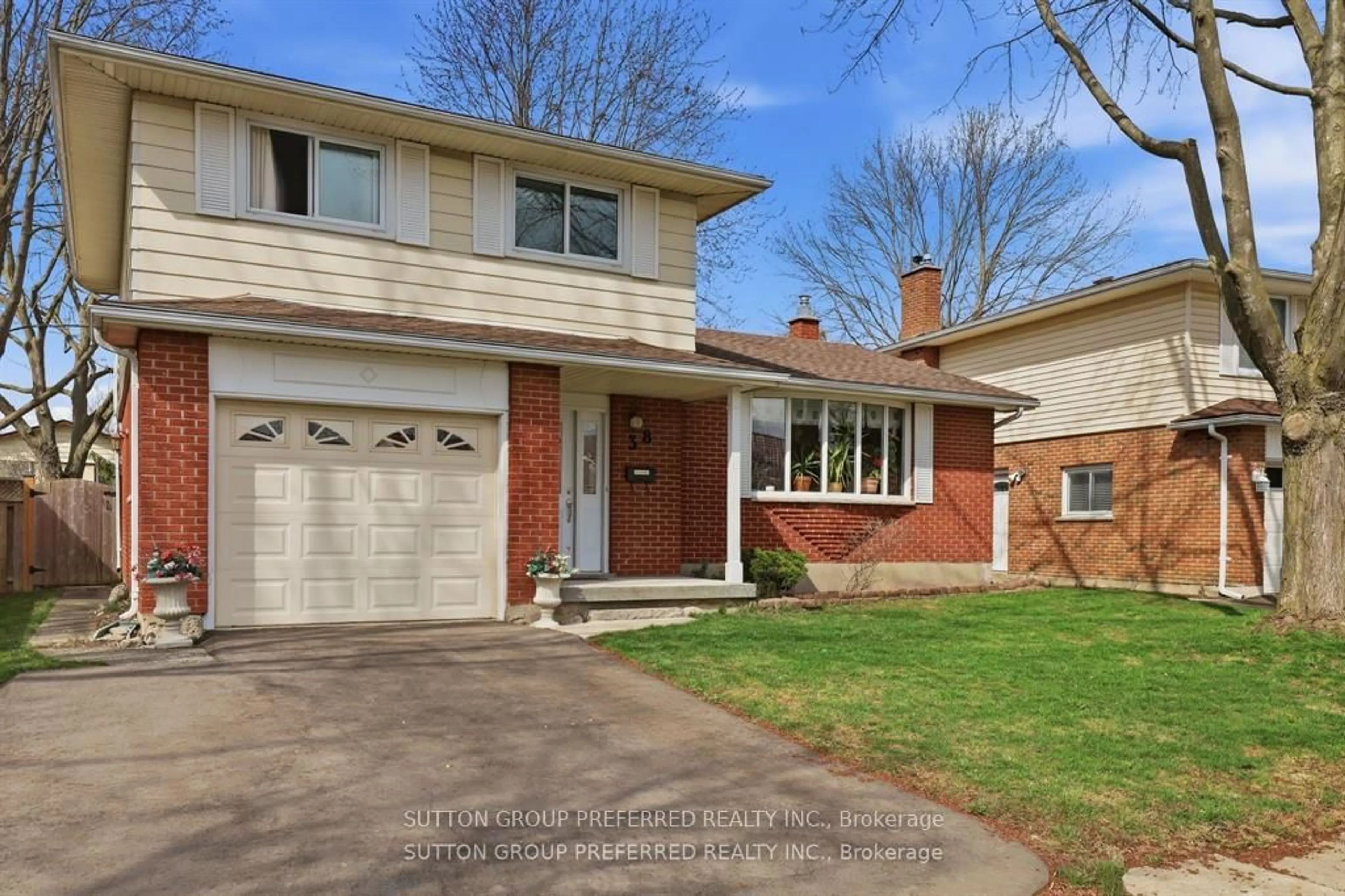 Home with brick exterior material, street for 38 Alayne Cres, London South Ontario N6E 2A3