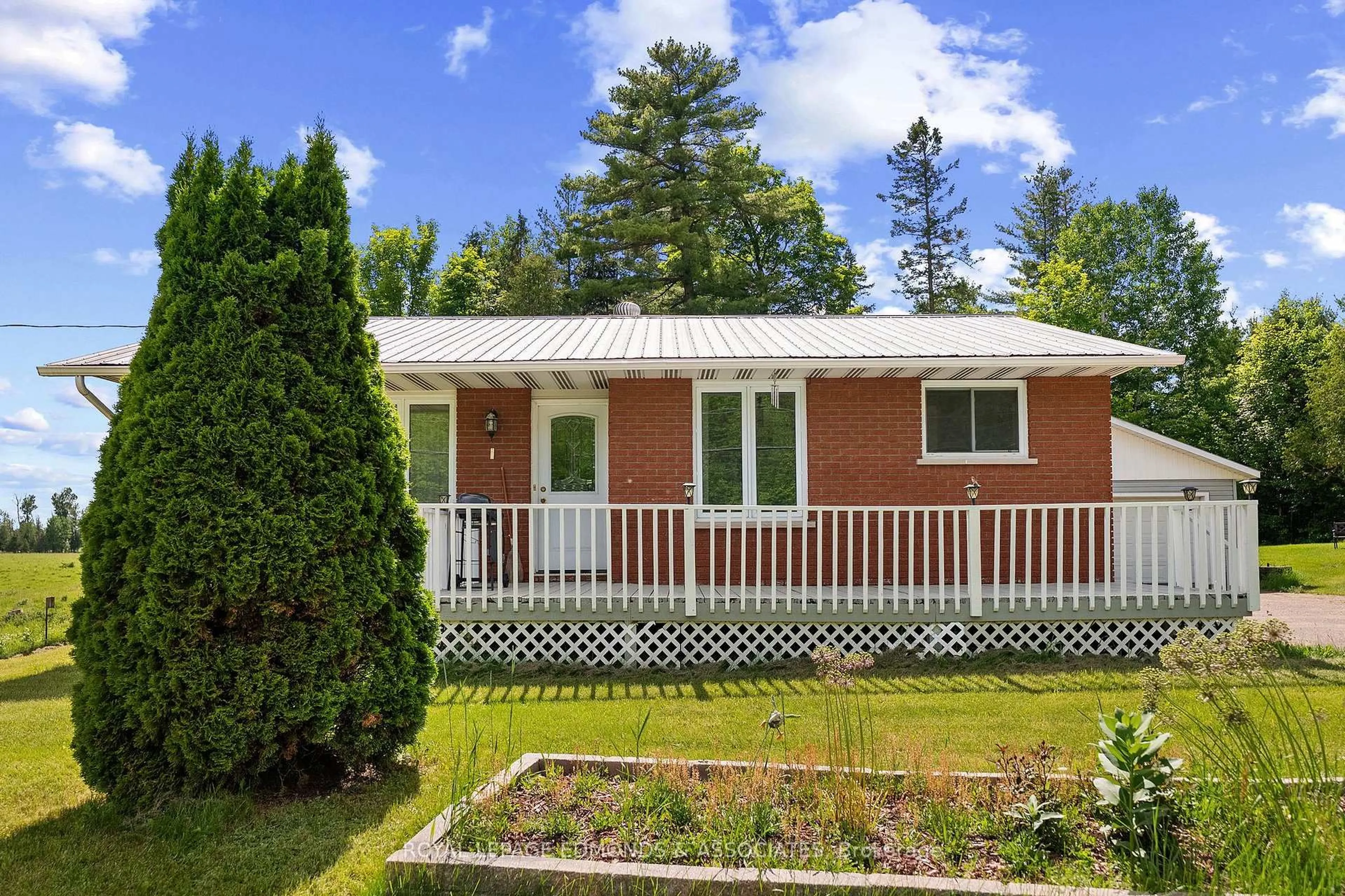 Unknown for 39325A Highway 41, Pembroke Ontario K8A 6W4
