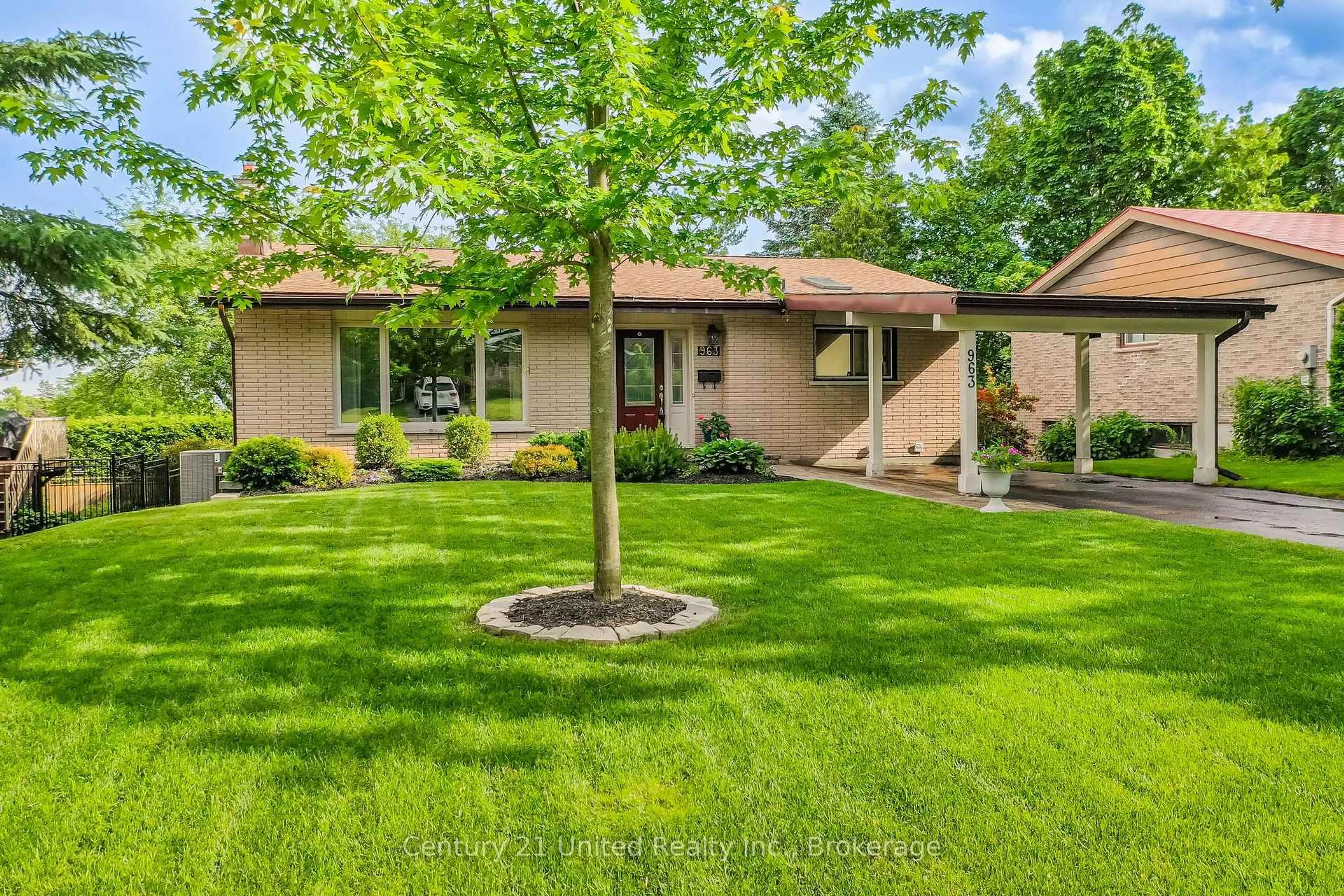 Home with vinyl exterior material, street for 963 Ellesmere Ave, Peterborough Ontario K9H 7A9