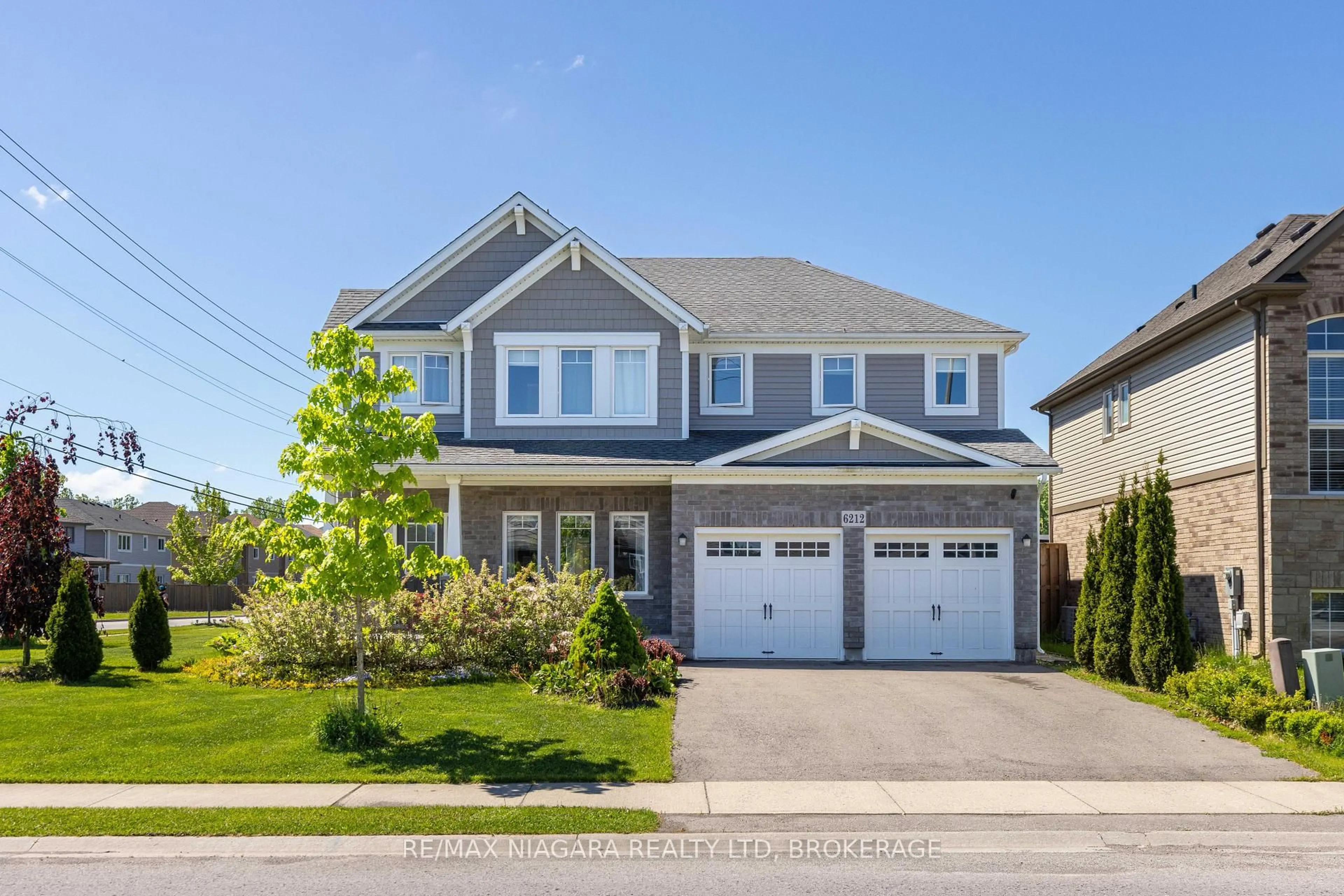 Home with vinyl exterior material, street for 6212 Sam Iorfida Dr, Niagara Falls Ontario L2G 0C9
