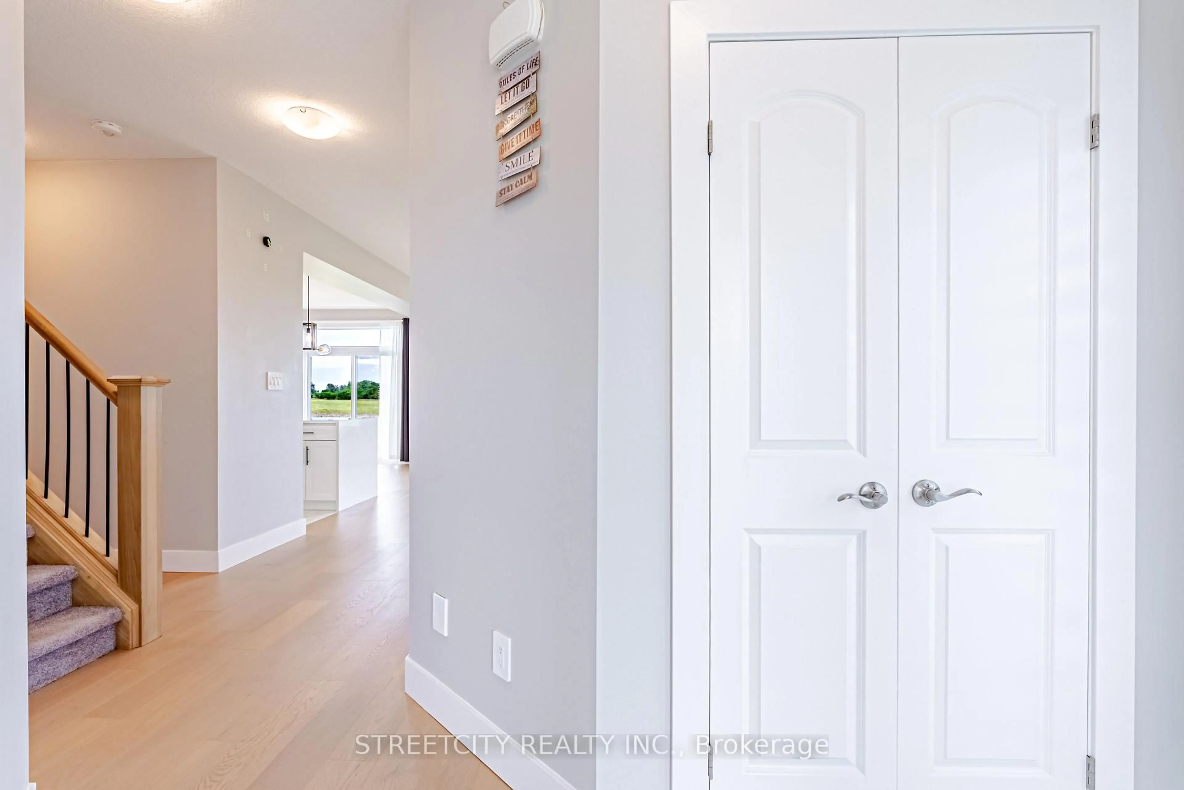 Indoor entryway for 3776 Stewart Ave, London South Ontario N6L 0J1