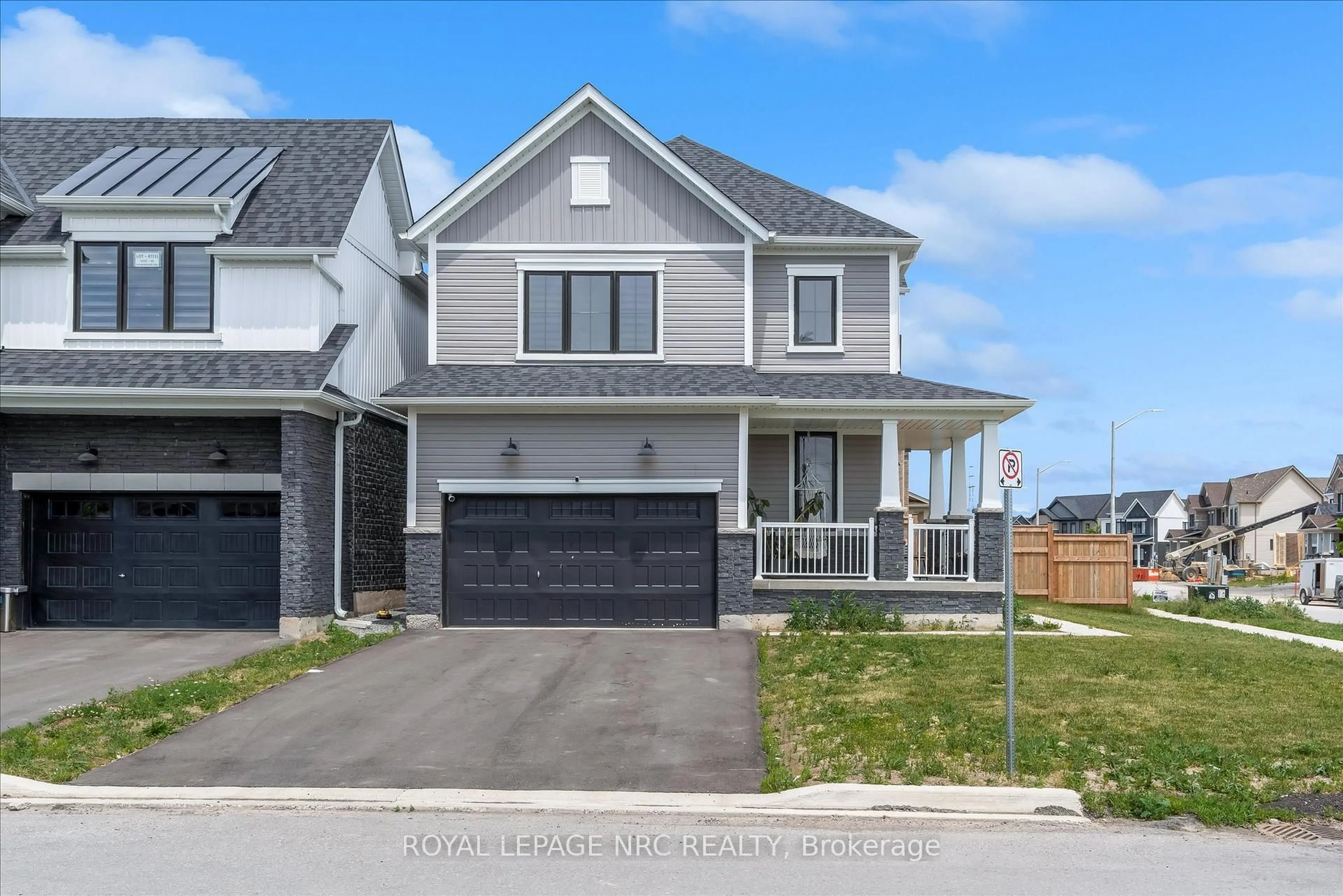 Home with vinyl exterior material, street for 8 Downriver Dr, Welland Ontario L3B 0M5