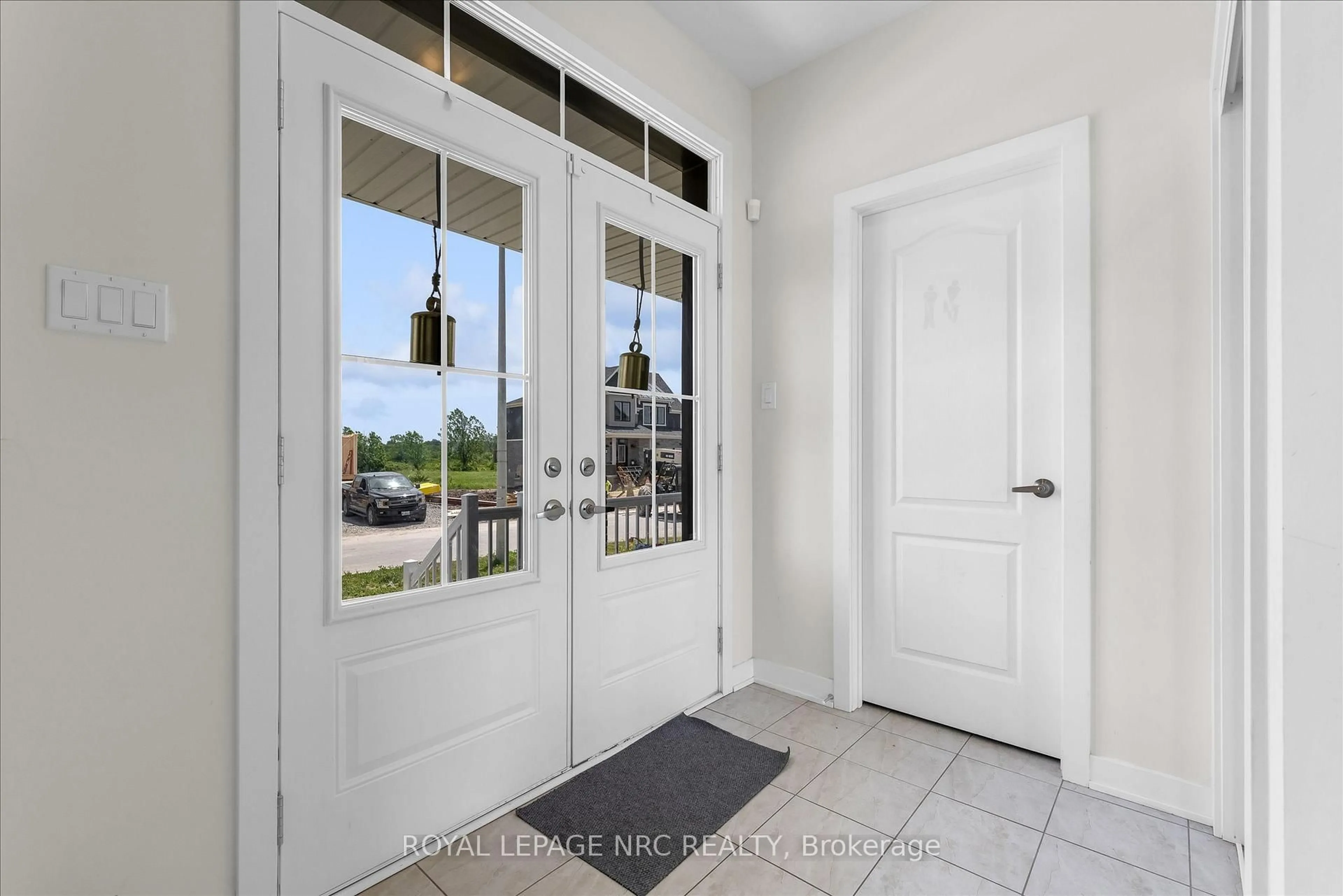 Indoor entryway for 8 Downriver Dr, Welland Ontario L3B 0M5