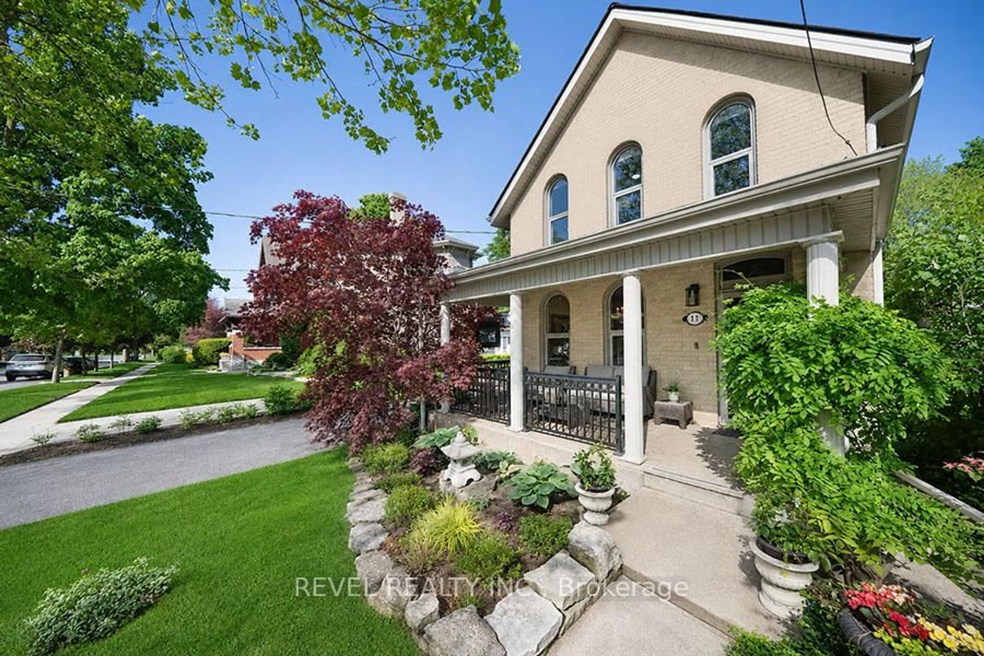 Unknown for 11 Chestnut Ave, Brantford Ontario N3T 4B9