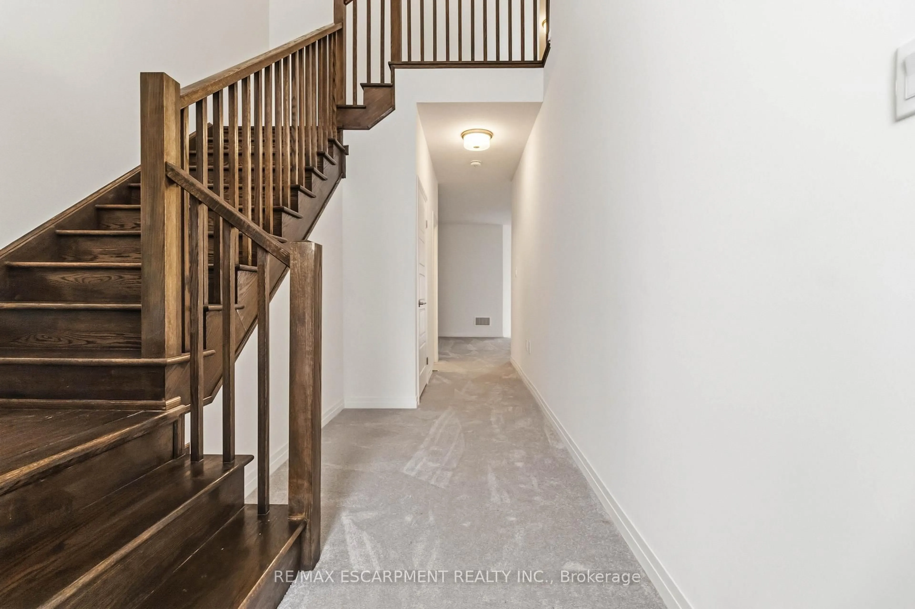 Indoor foyer for 126 Hitchman St, Brant Ontario N3L 0N6