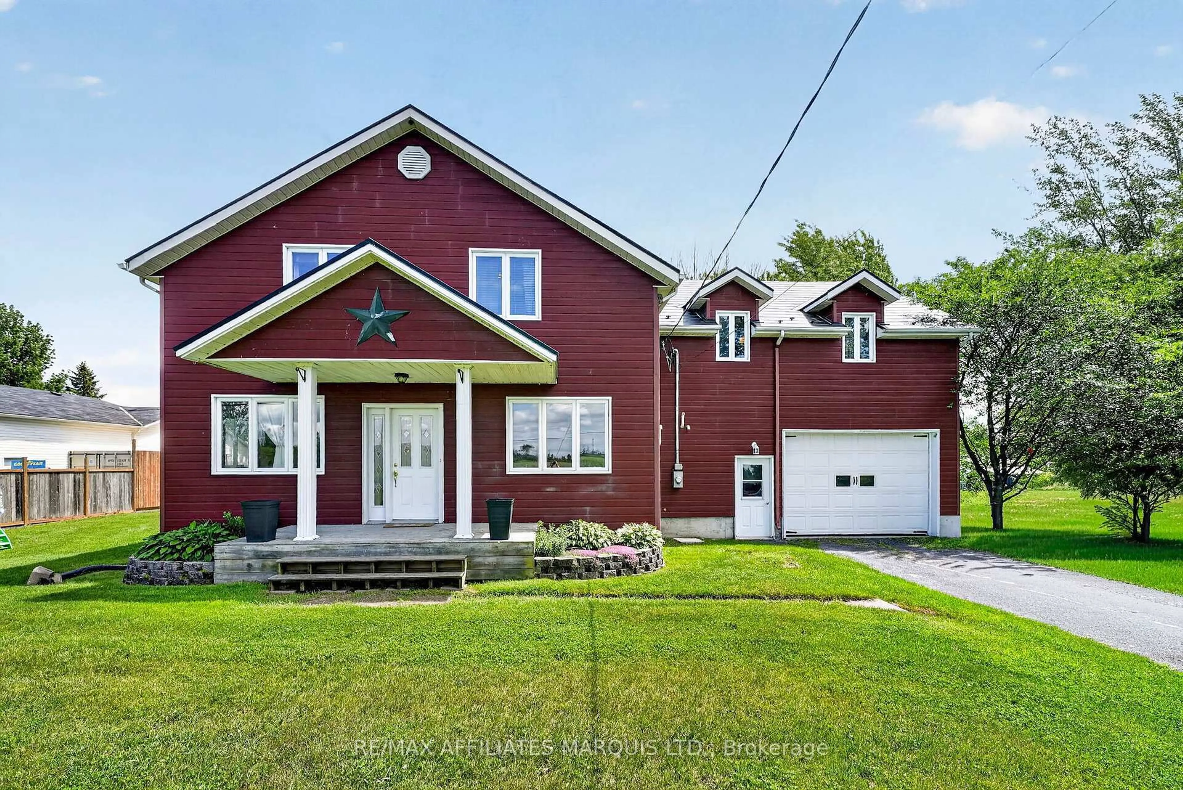 Home with brick exterior material, street for 22006 Old Highway 2, South Glengarry Ontario K0C 1E0