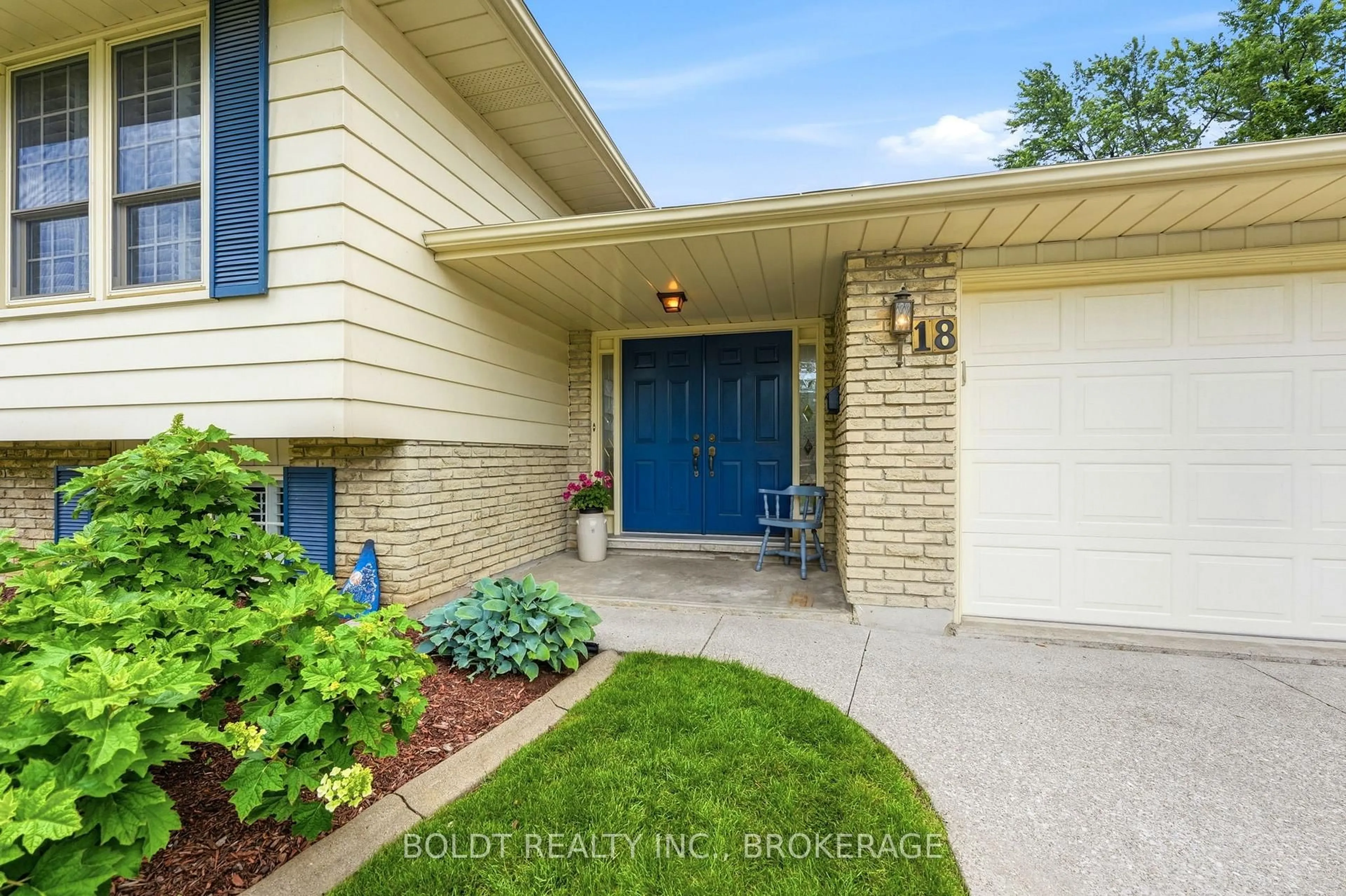 Unknown for 18 Linhaven Crt, St. Catharines Ontario L2N 6V3