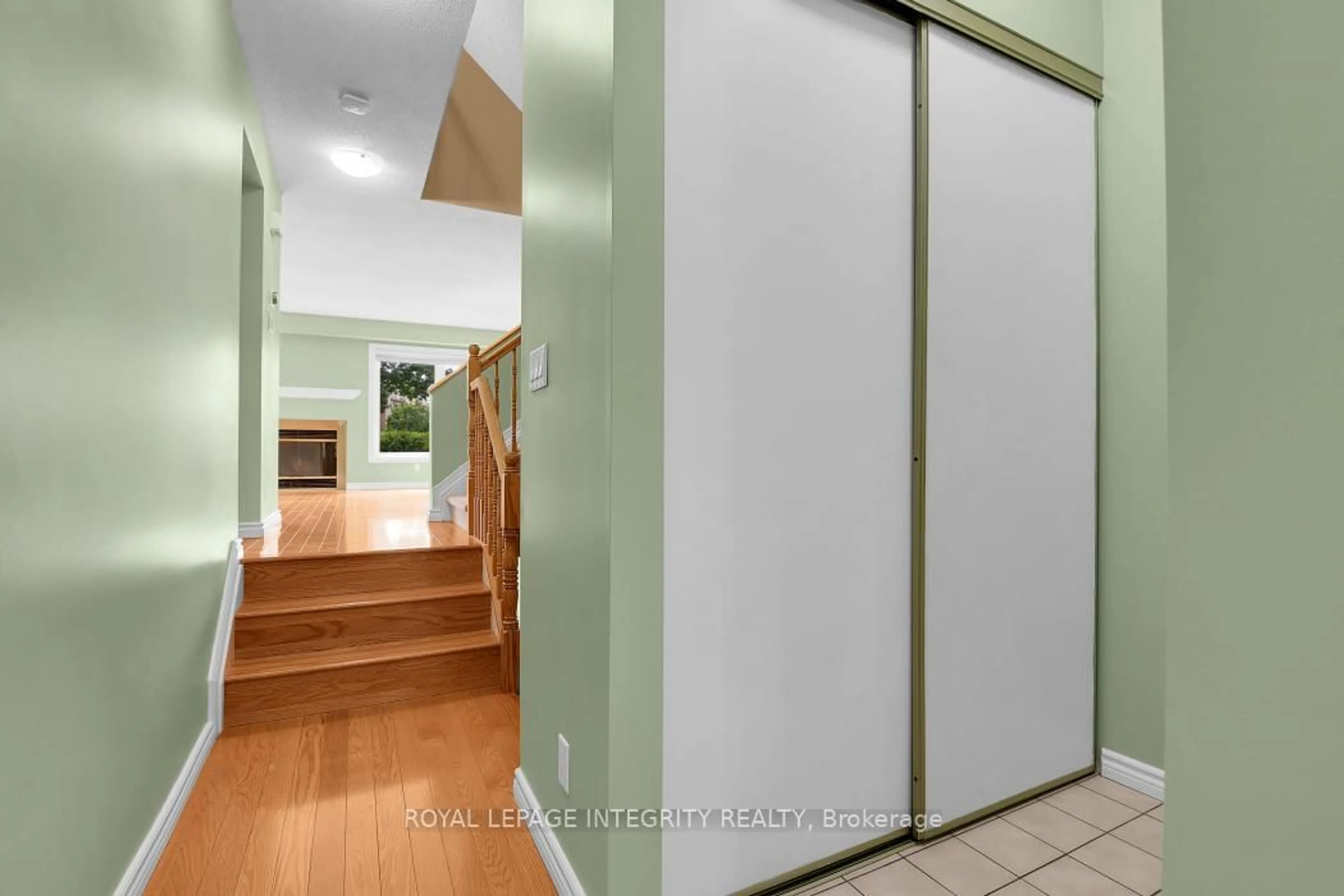 Unknown for 6176 Oak Meadows Drive Dr, Ottawa Ontario K1C 7G8