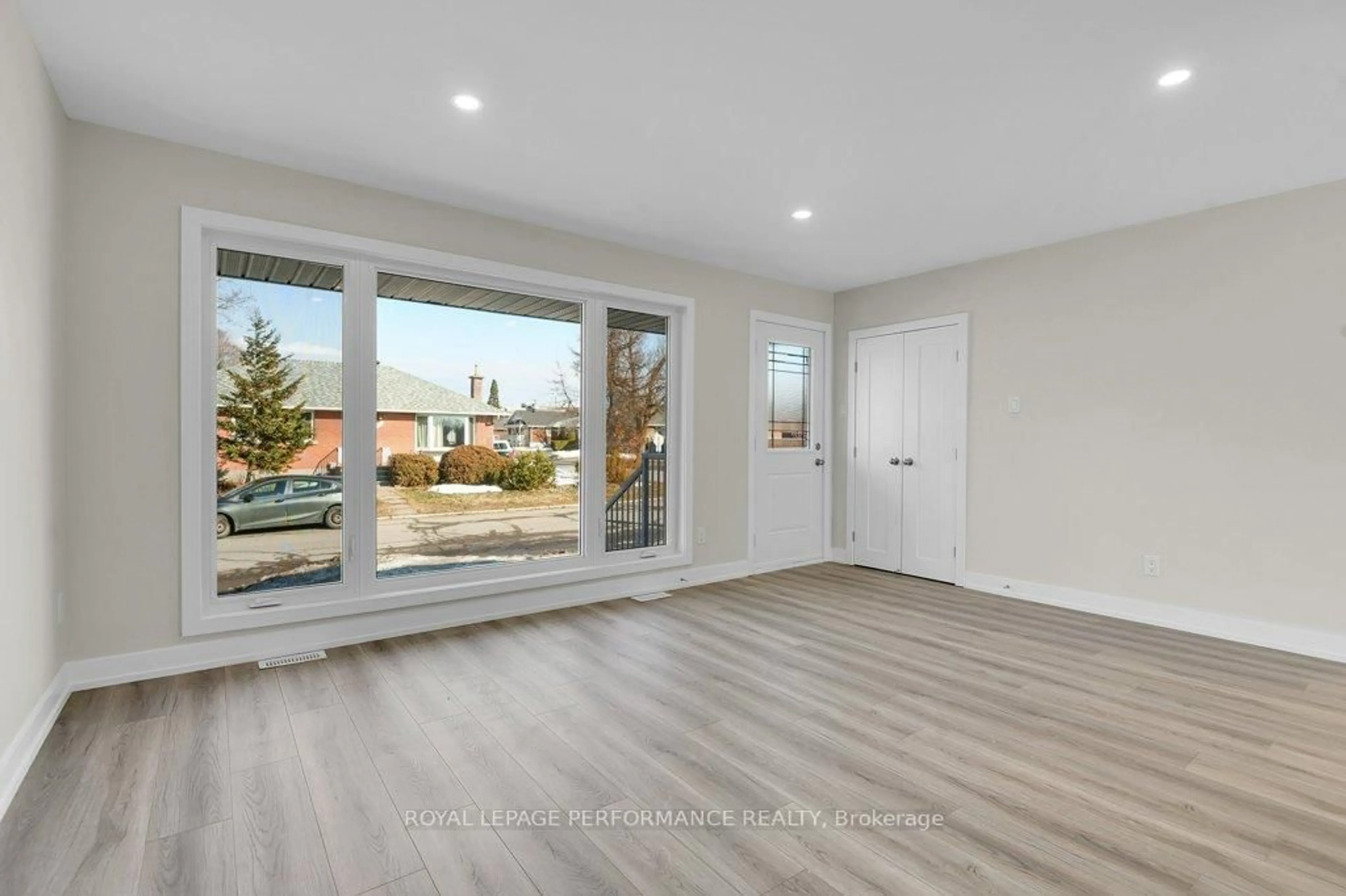 Unknown for 624 Clarke Ave, Ottawa Ontario K1K 0Y7