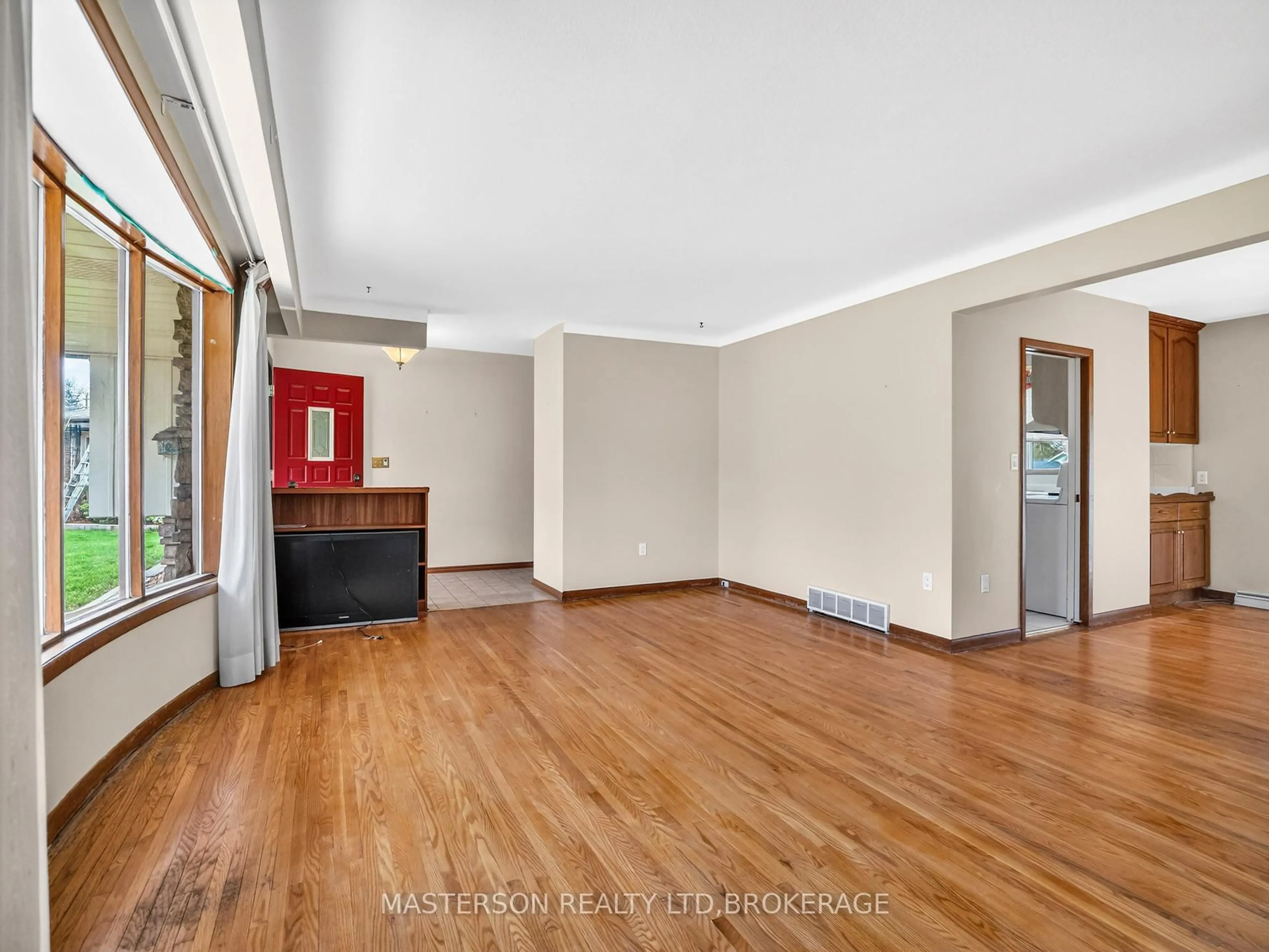 A pic of a room for 3 Star Circ, St. Catharines Ontario L2M 2S5