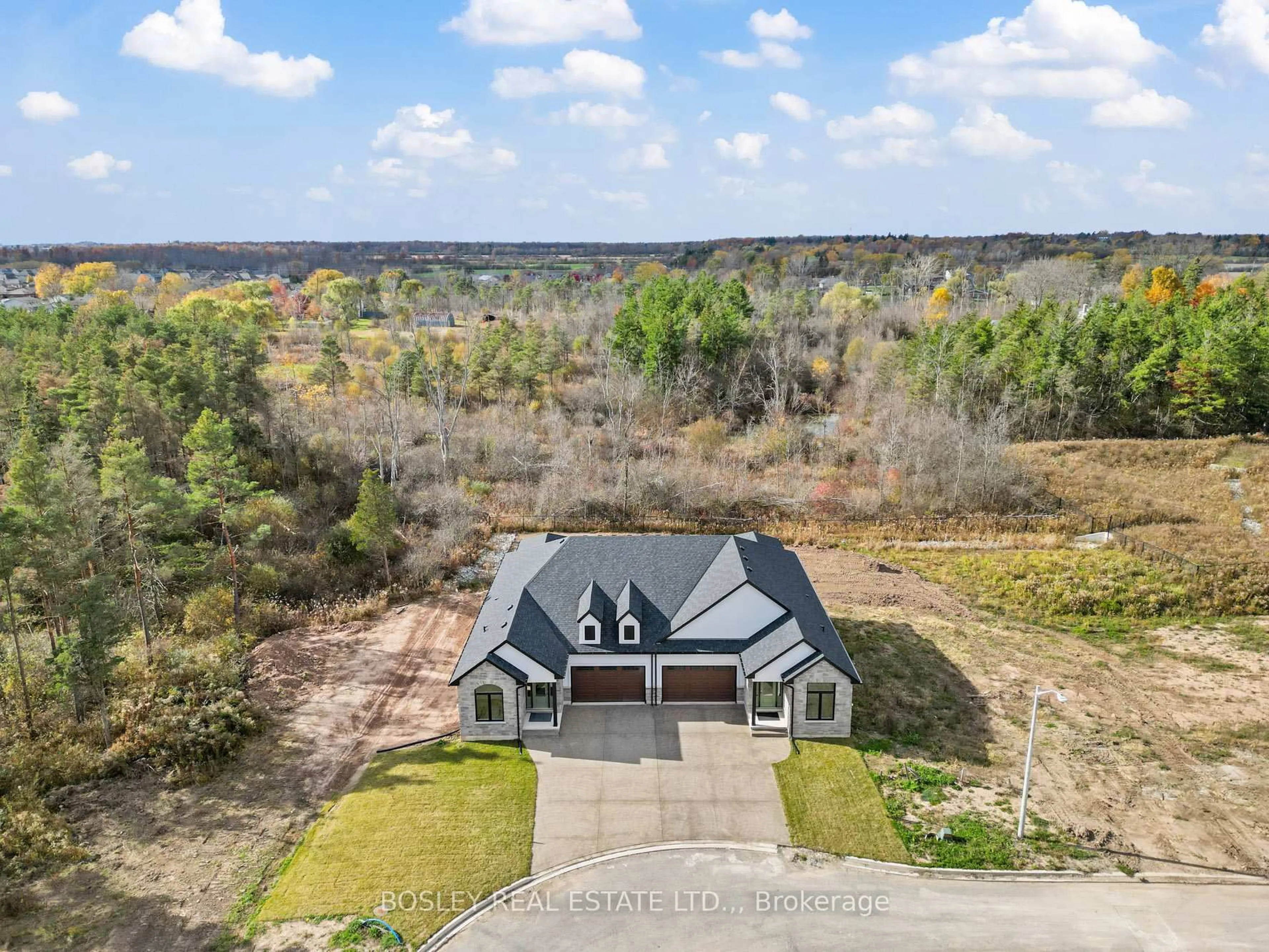 A pic from outside/outdoor area/front of a property/back of a property/a pic from drone, water/lake/river/ocean view for 505 ROYAL RIDGE Dr, Fort Erie Ontario L0S 1N0