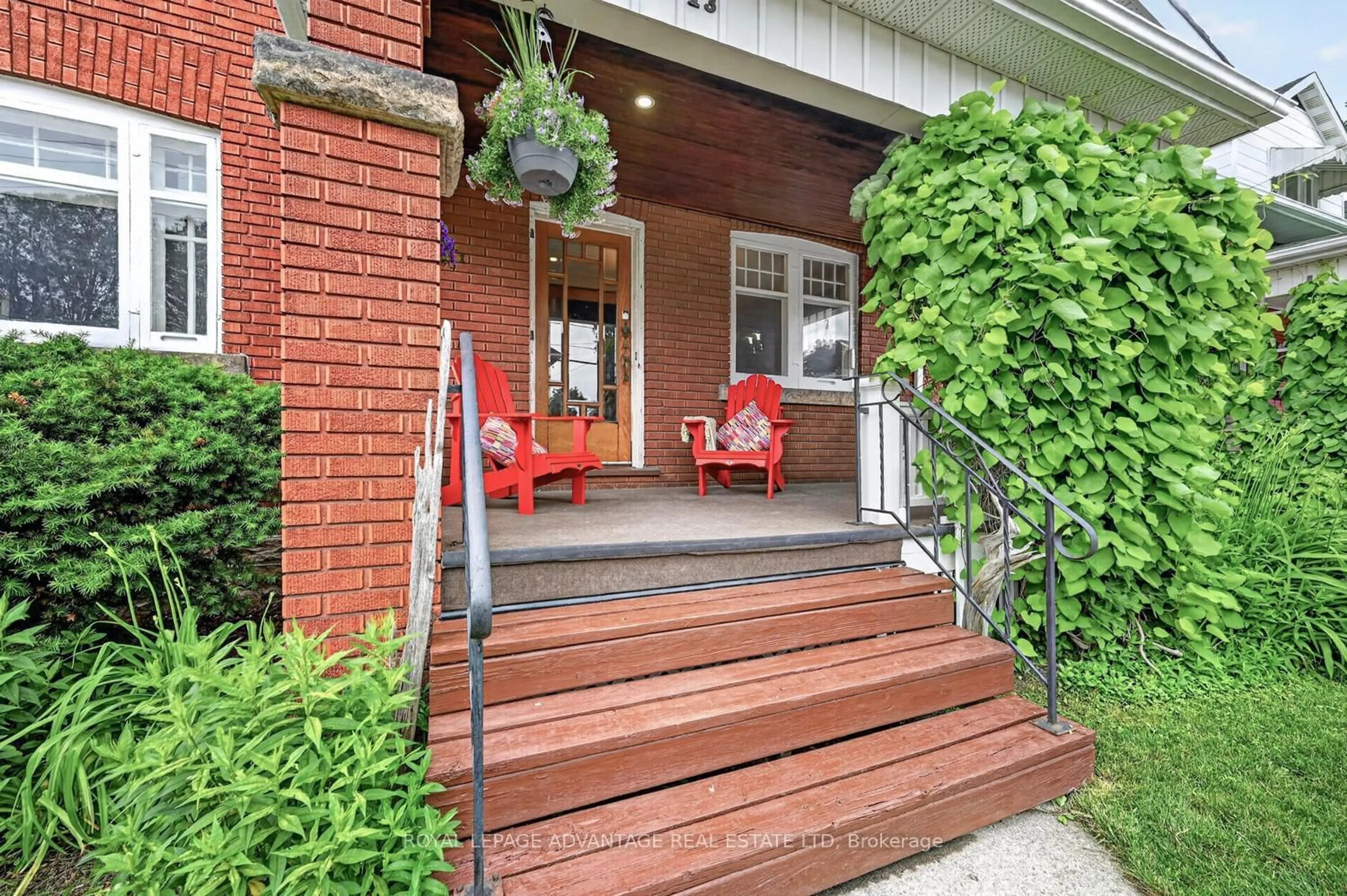 Unknown for 73 MCGILL St, Smiths Falls Ontario K7A 2K1