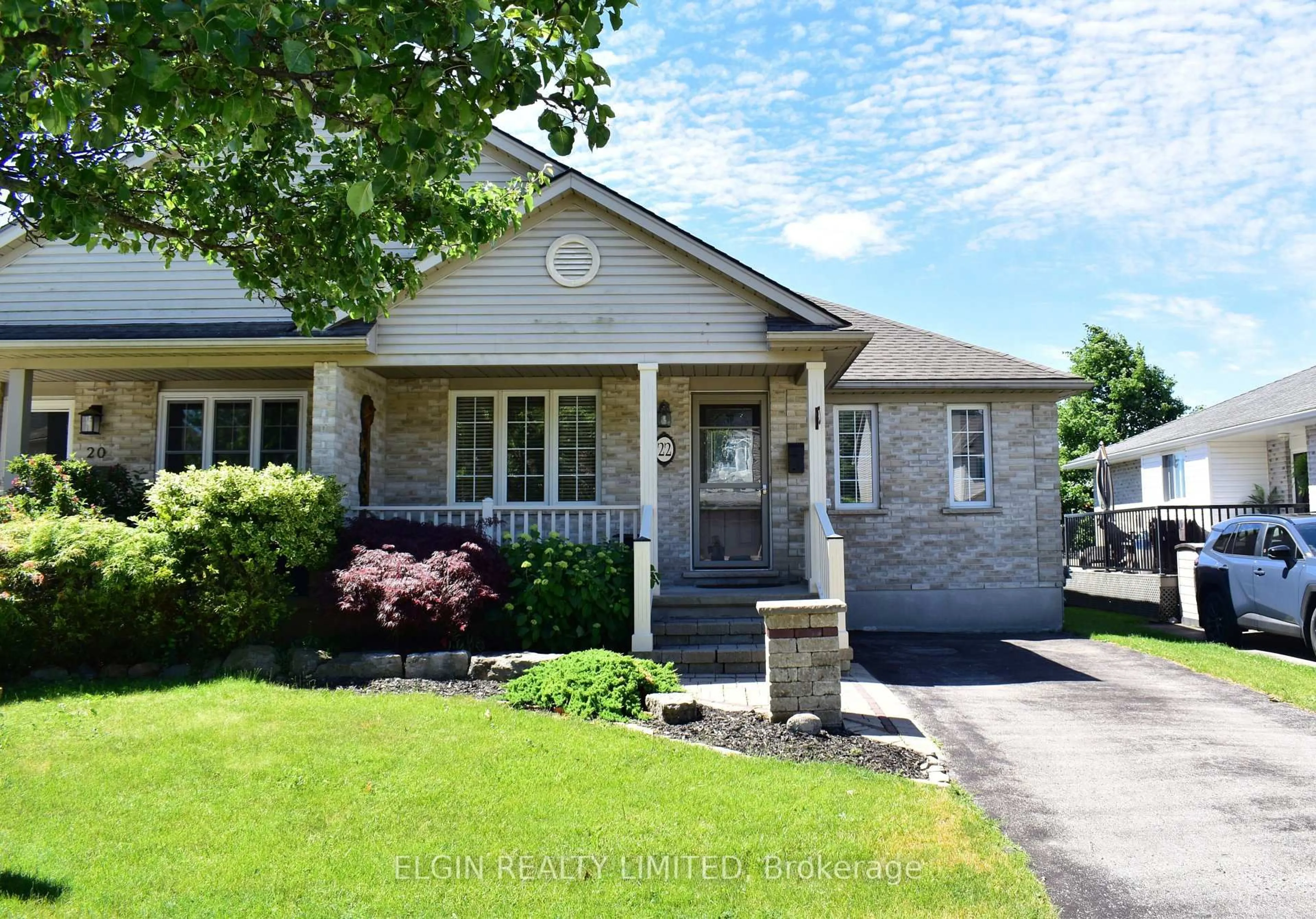 Home with brick exterior material, street for 22 Axford Pkwy, St. Thomas Ontario N5R 6E6