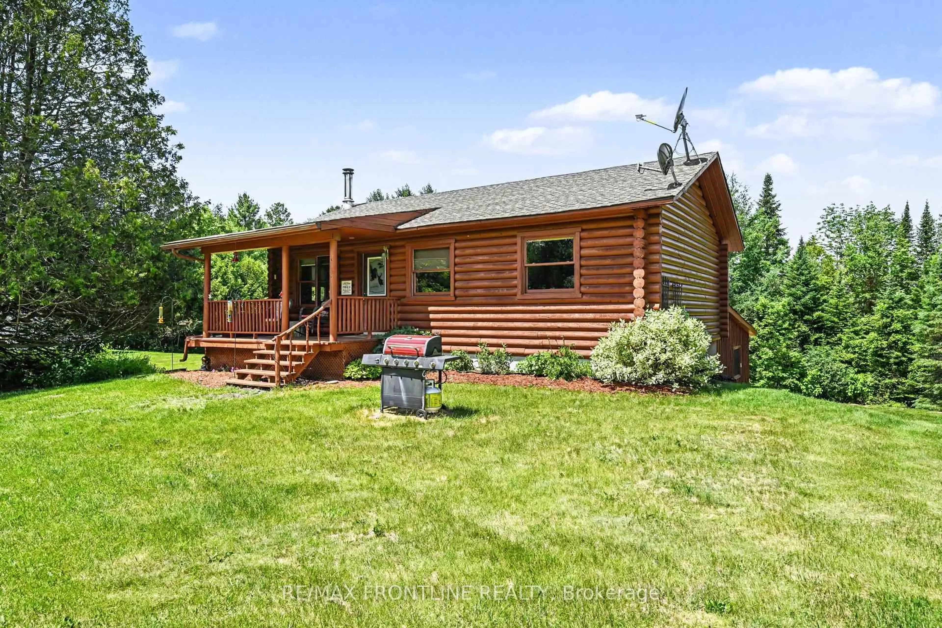 Home with vinyl exterior material, unknown for 954 Sheridan Rapids Rd, Lanark Ontario K0G 1K0