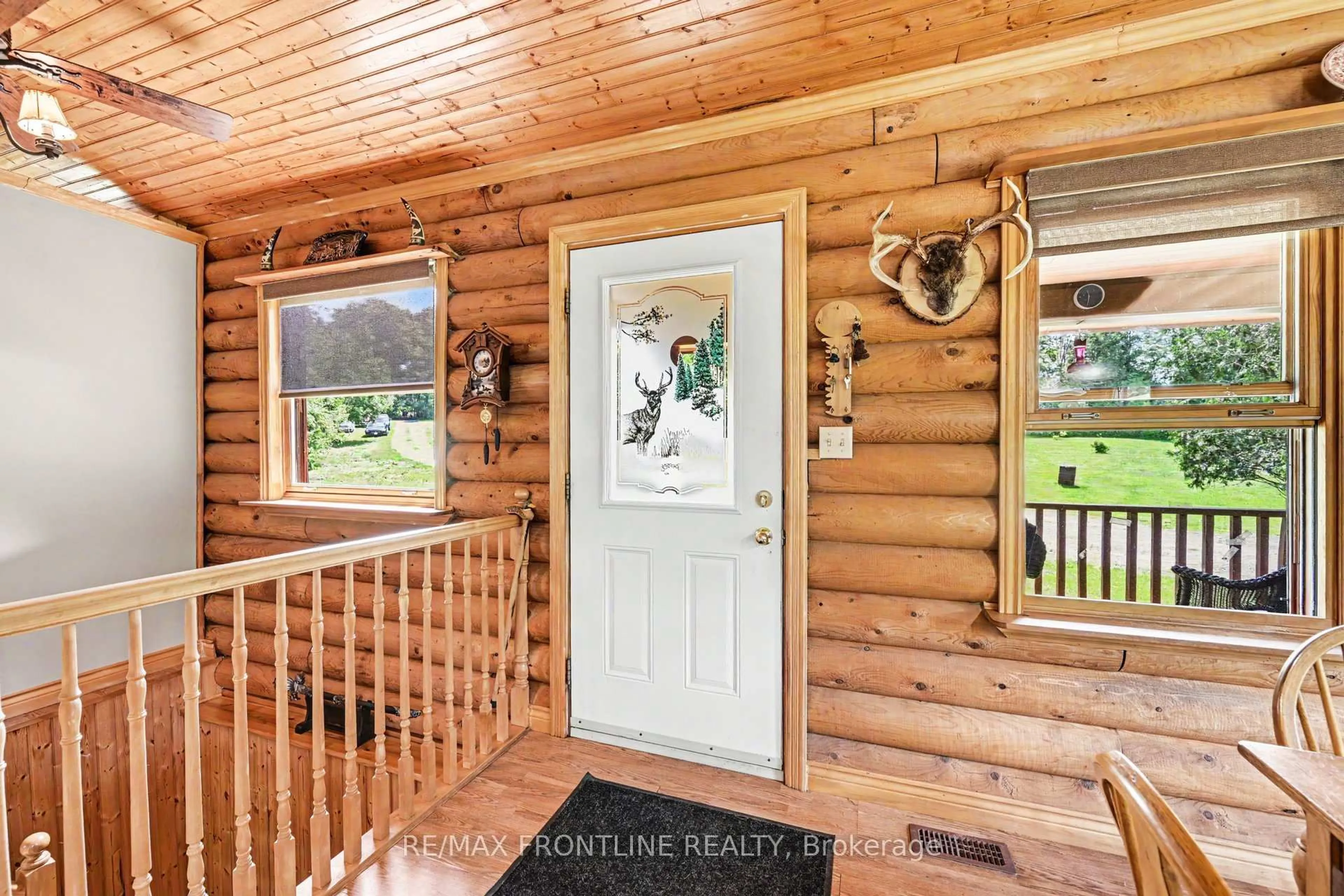 Indoor entryway for 954 Sheridan Rapids Rd, Lanark Ontario K0G 1K0