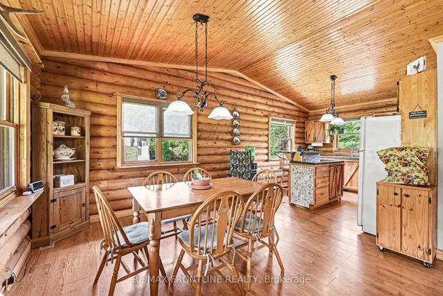 954 Sheridan Rapids Rd, Lanark 5