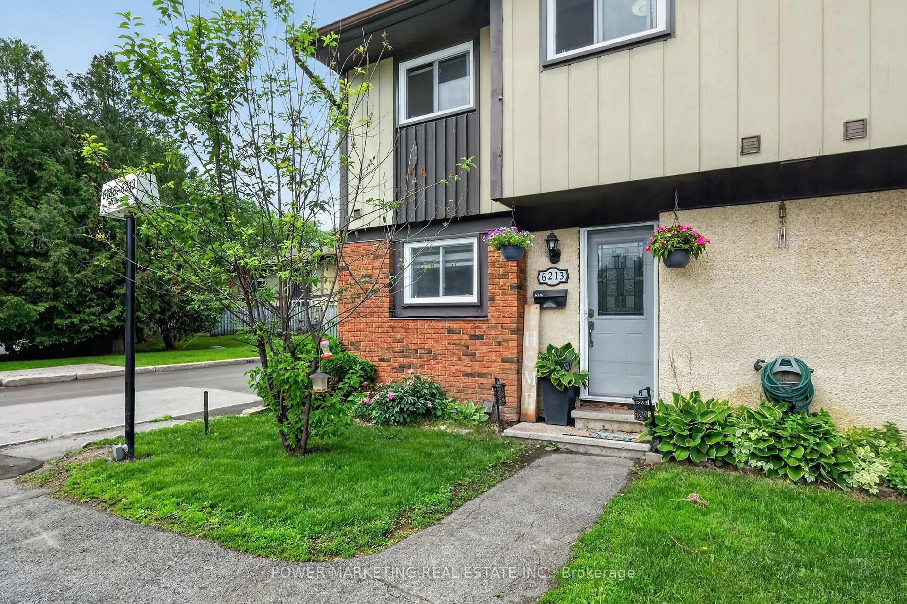 Patio, street for 6213 BROOKSIDE Lane, Ottawa Ontario K1C 2K6