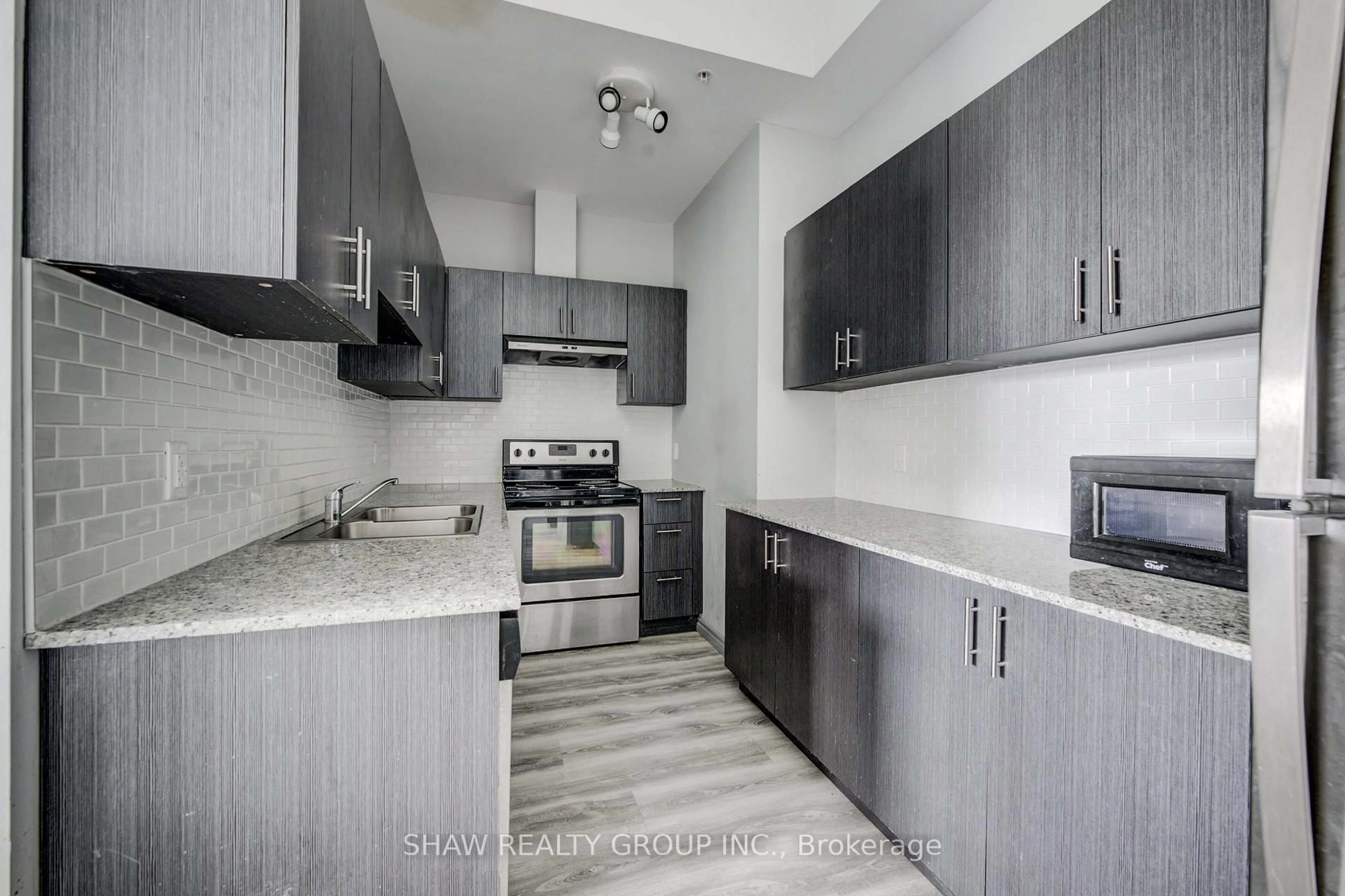 Standard kitchen, unknown for 275 Larch St #G105, Waterloo Ontario N2L 3R2