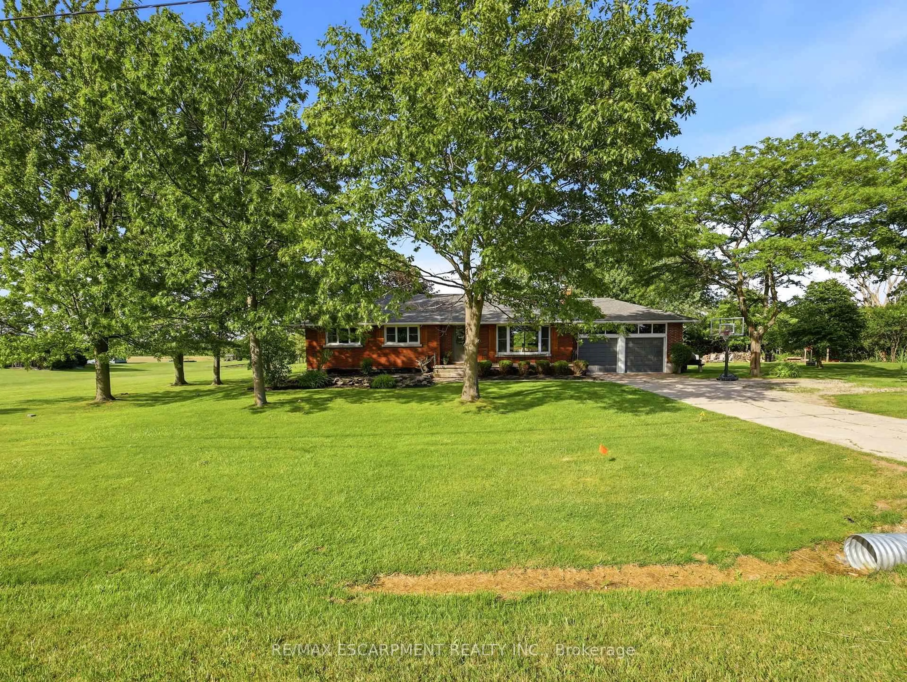 A pic from outside/outdoor area/front of a property/back of a property/a pic from drone, unknown for 135 Port Maitland Rd, Haldimand Ontario N1A 2W6