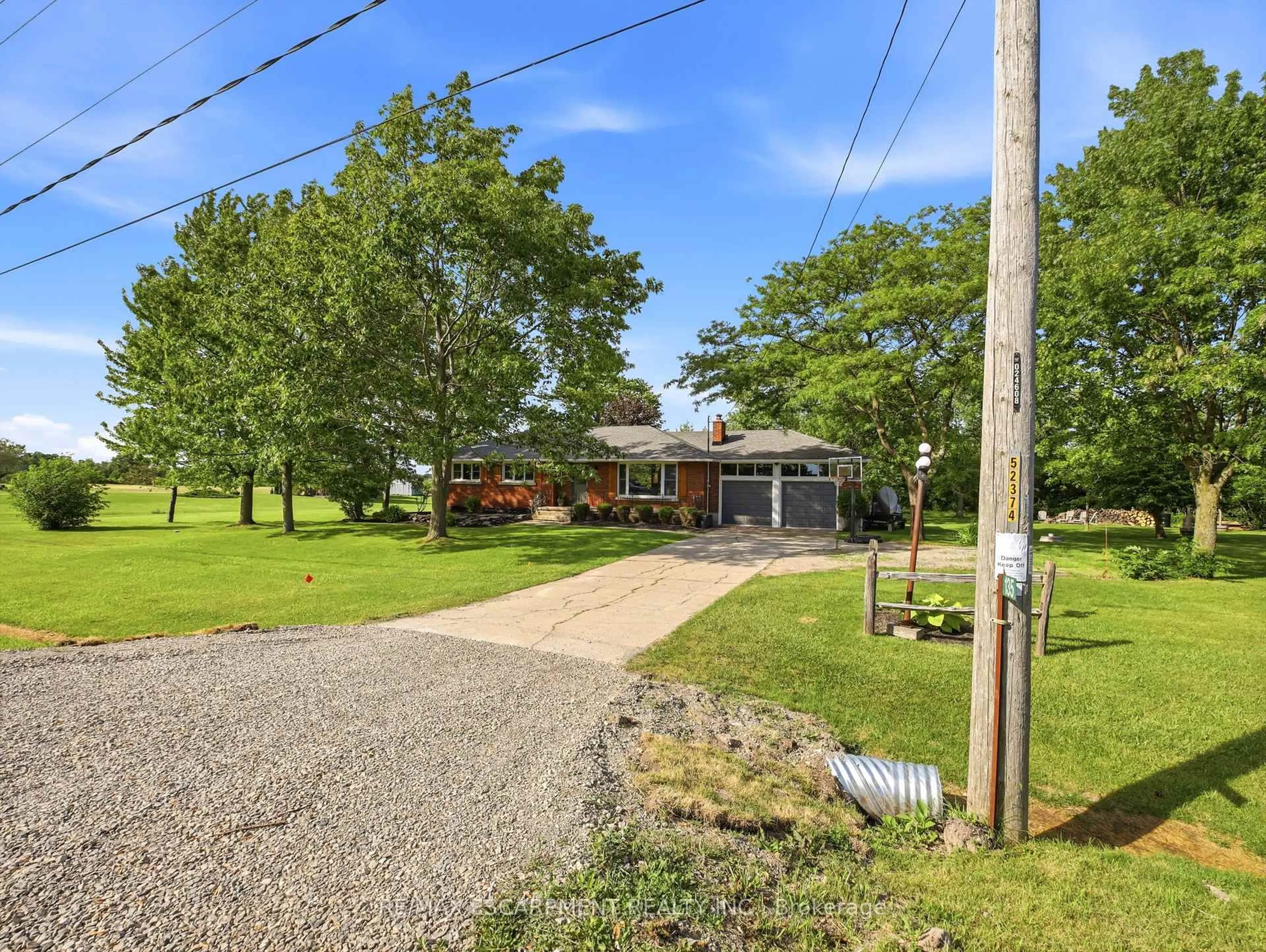 A pic from outside/outdoor area/front of a property/back of a property/a pic from drone, street for 135 Port Maitland Rd, Haldimand Ontario N1A 2W6