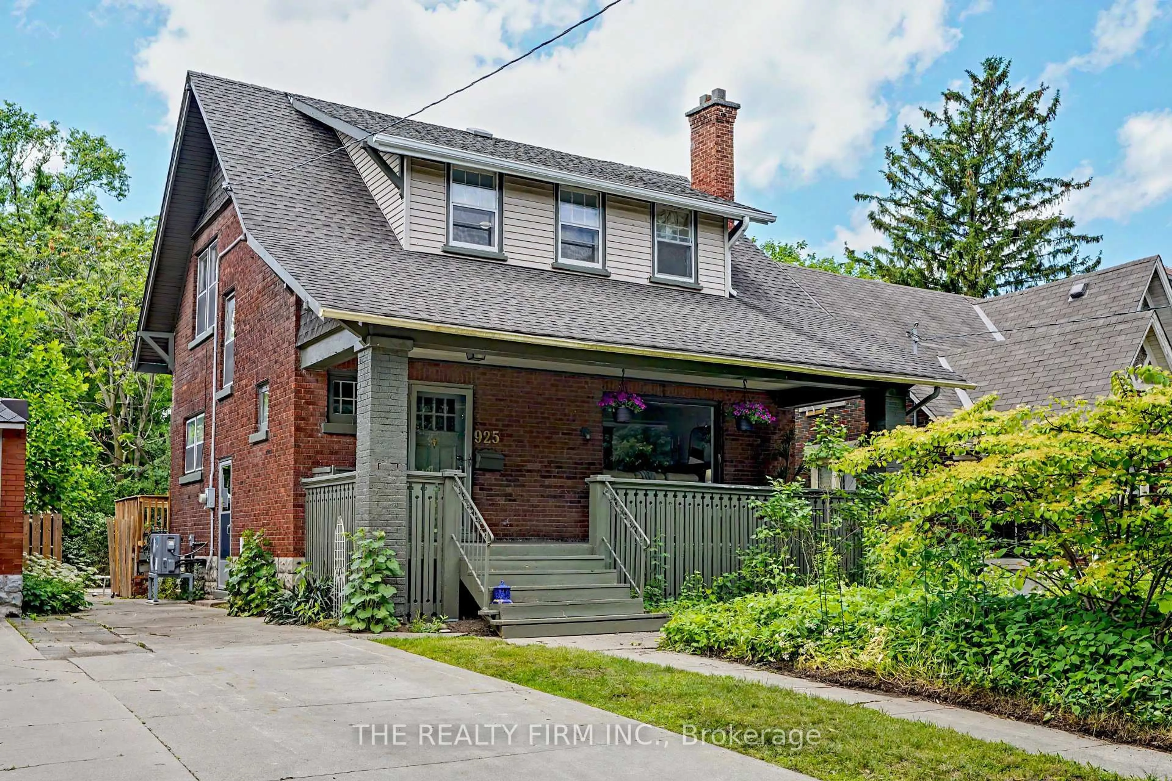 Home with brick exterior material, street for 925 Maitland St, London East Ontario N5Y 2X2