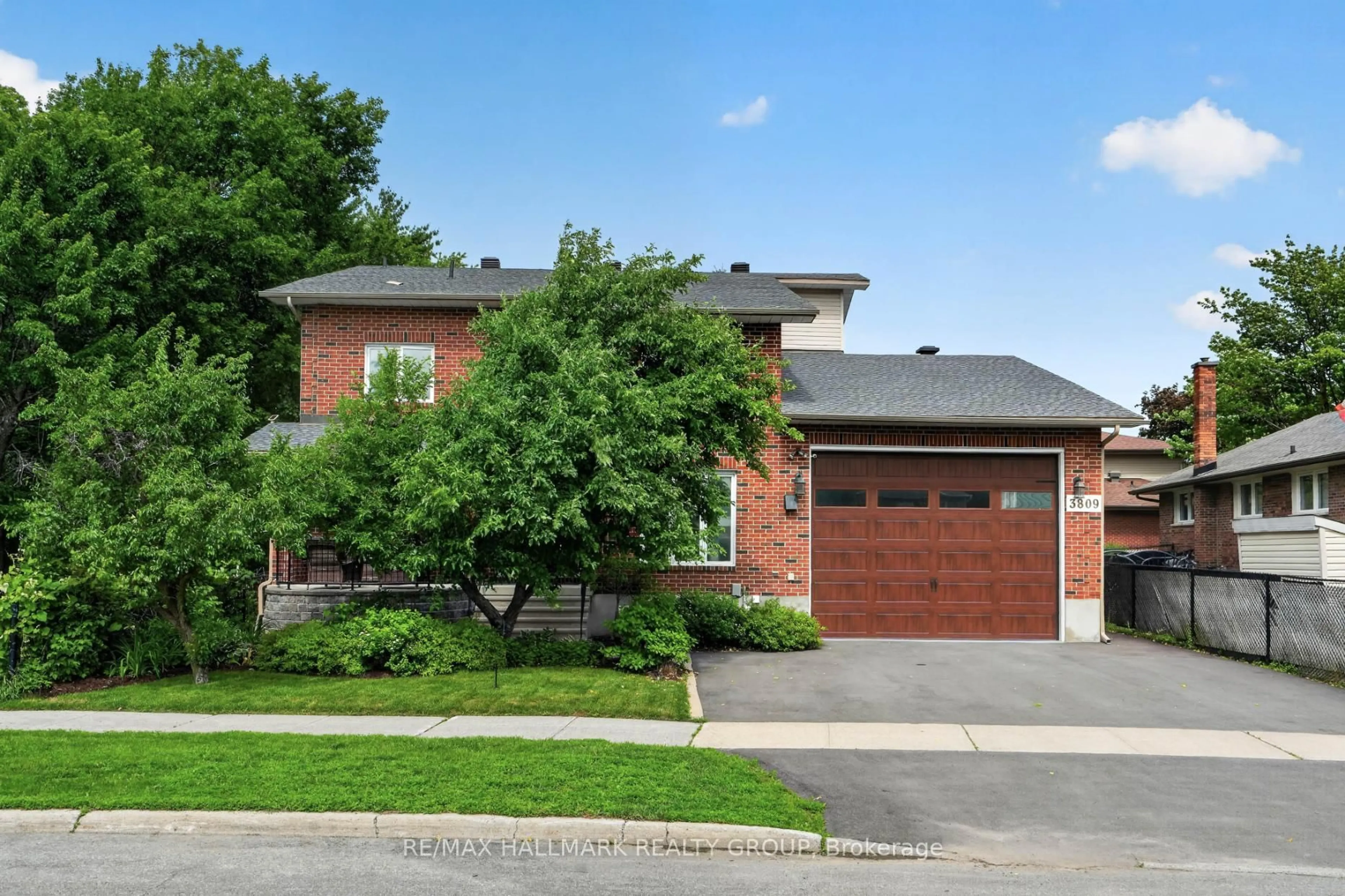 Home with brick exterior material, street for 3809 Alderwood St, Ottawa Ontario K1T 3R3