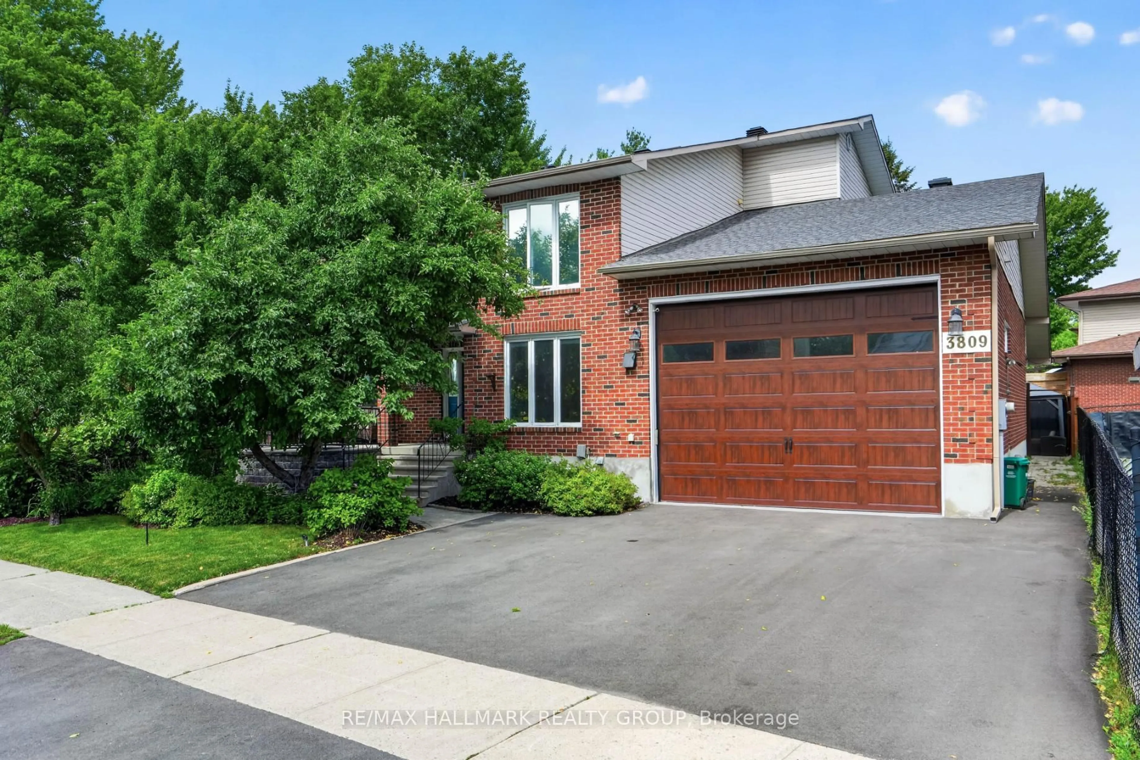Home with brick exterior material, street for 3809 Alderwood St, Ottawa Ontario K1T 3R3